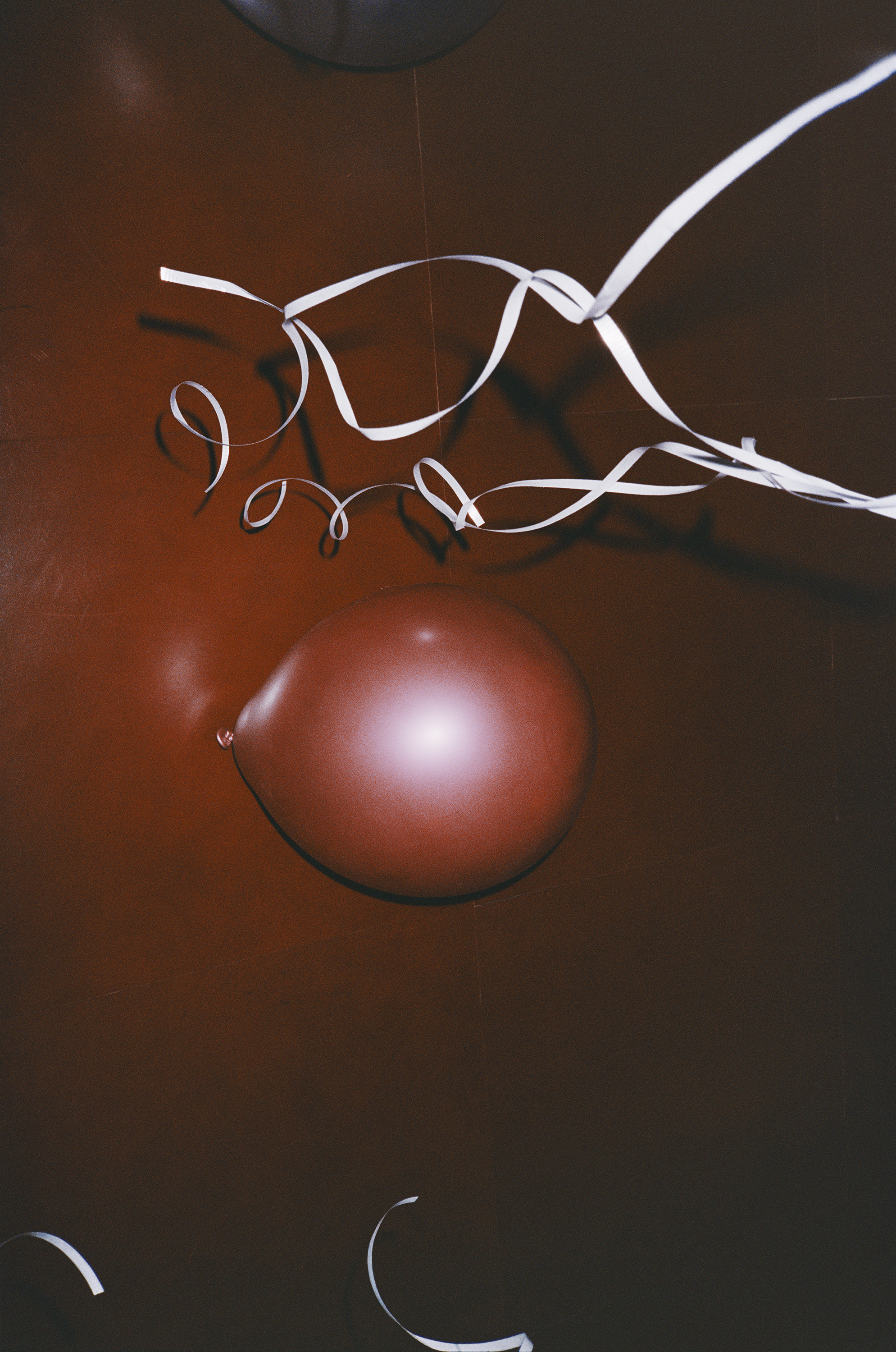 Guy Grabowsky, Le Ballon Rouge, 2025, Archival inkjet photograph on cotton rag, framed 193 x 143 cm, E 1/3 + 2 AP