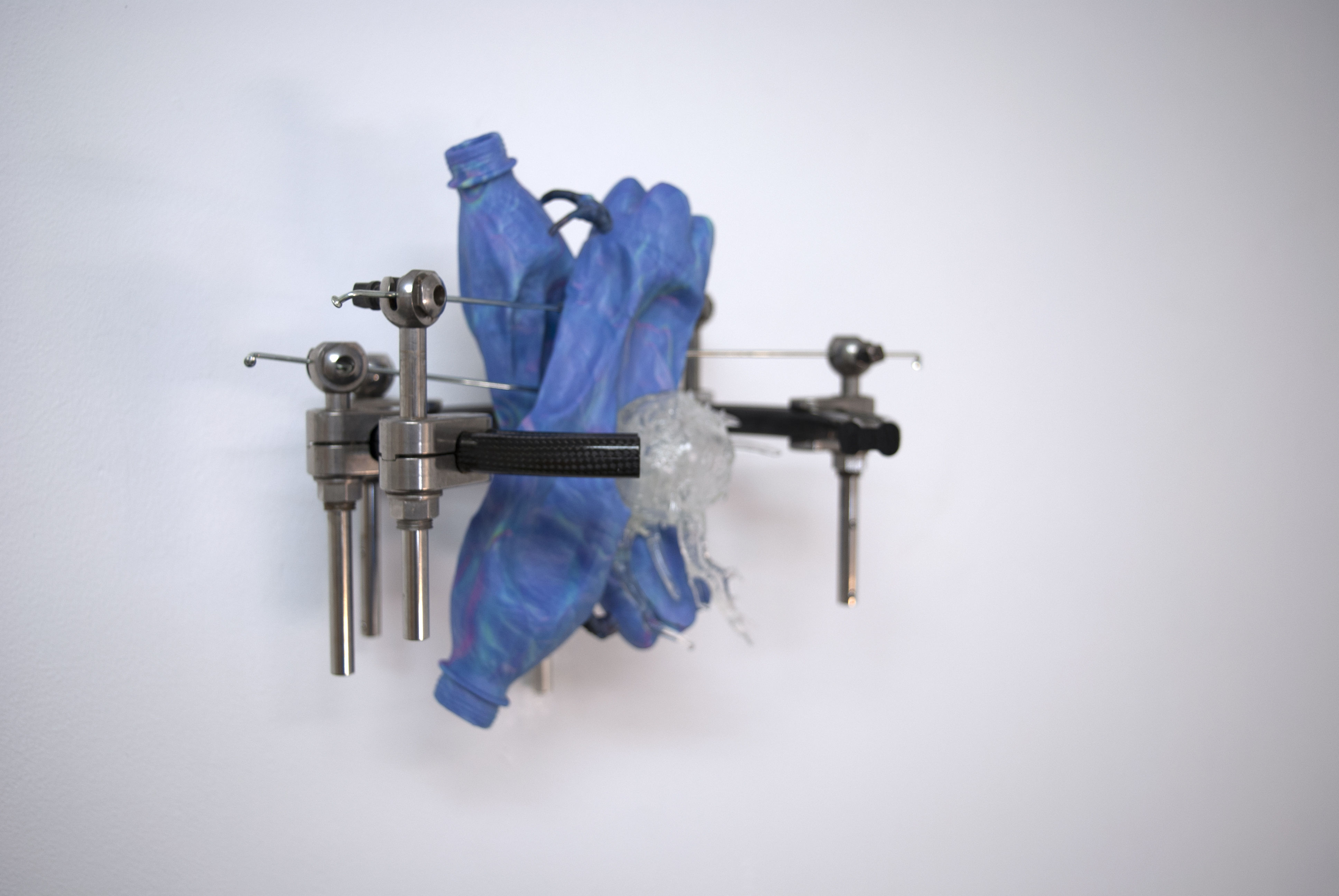 Boliasma I (2020), external fixation medical apparatus, 3D printing SLA/ Multicolor, 25 x 27 x 20 cm