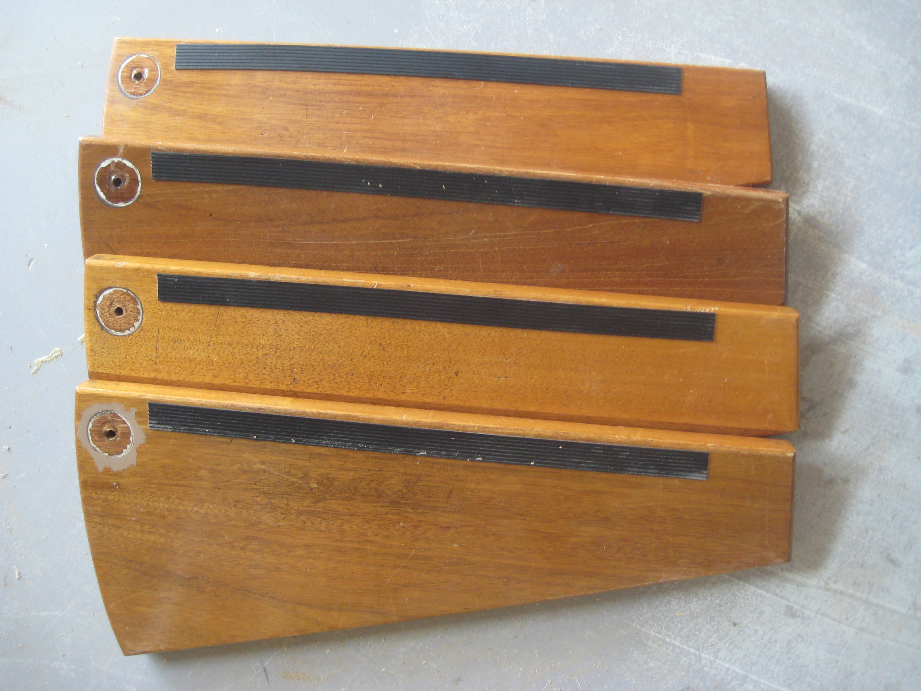 DE BOVENZIJDE VAN DE OUDE TRAPTREDEN