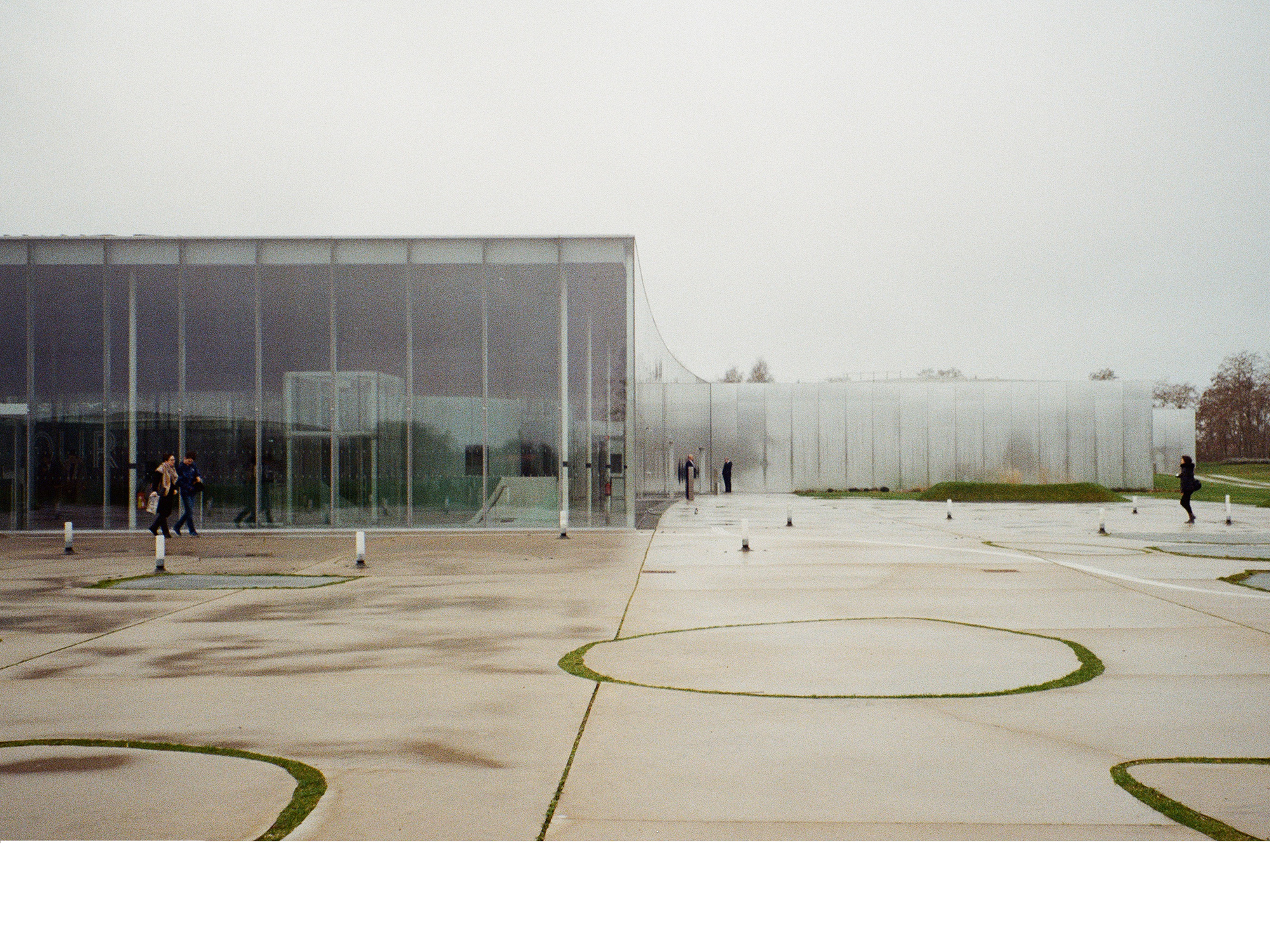 Louvre-Lens by SANAA and Mosbach Paysagistes taken in 2018