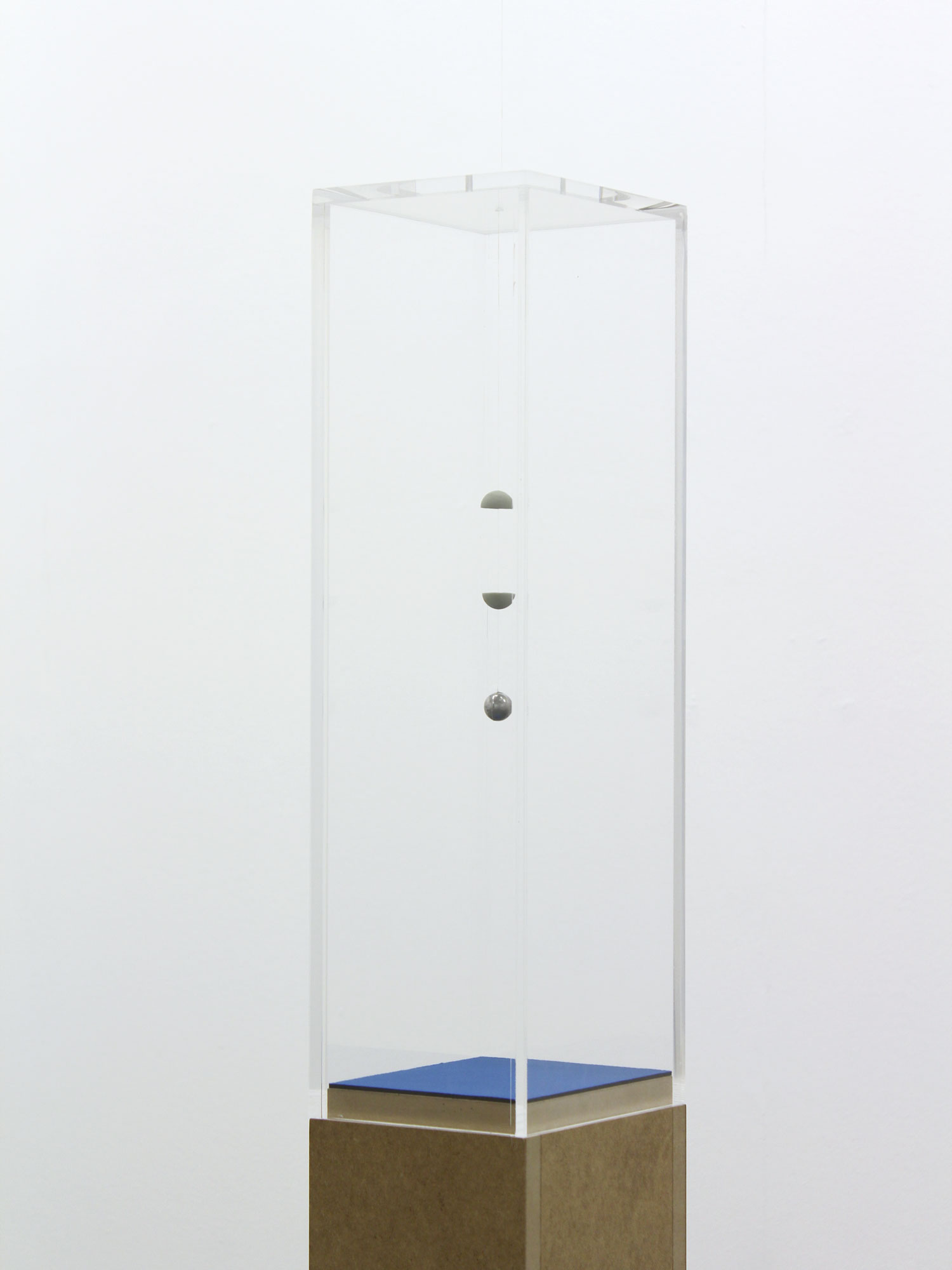 Pendulum (Mouse Ball, Horse Tail) #3, 2017 Steel, rubber, and horse tail hair47 x 2 x 2 cm.