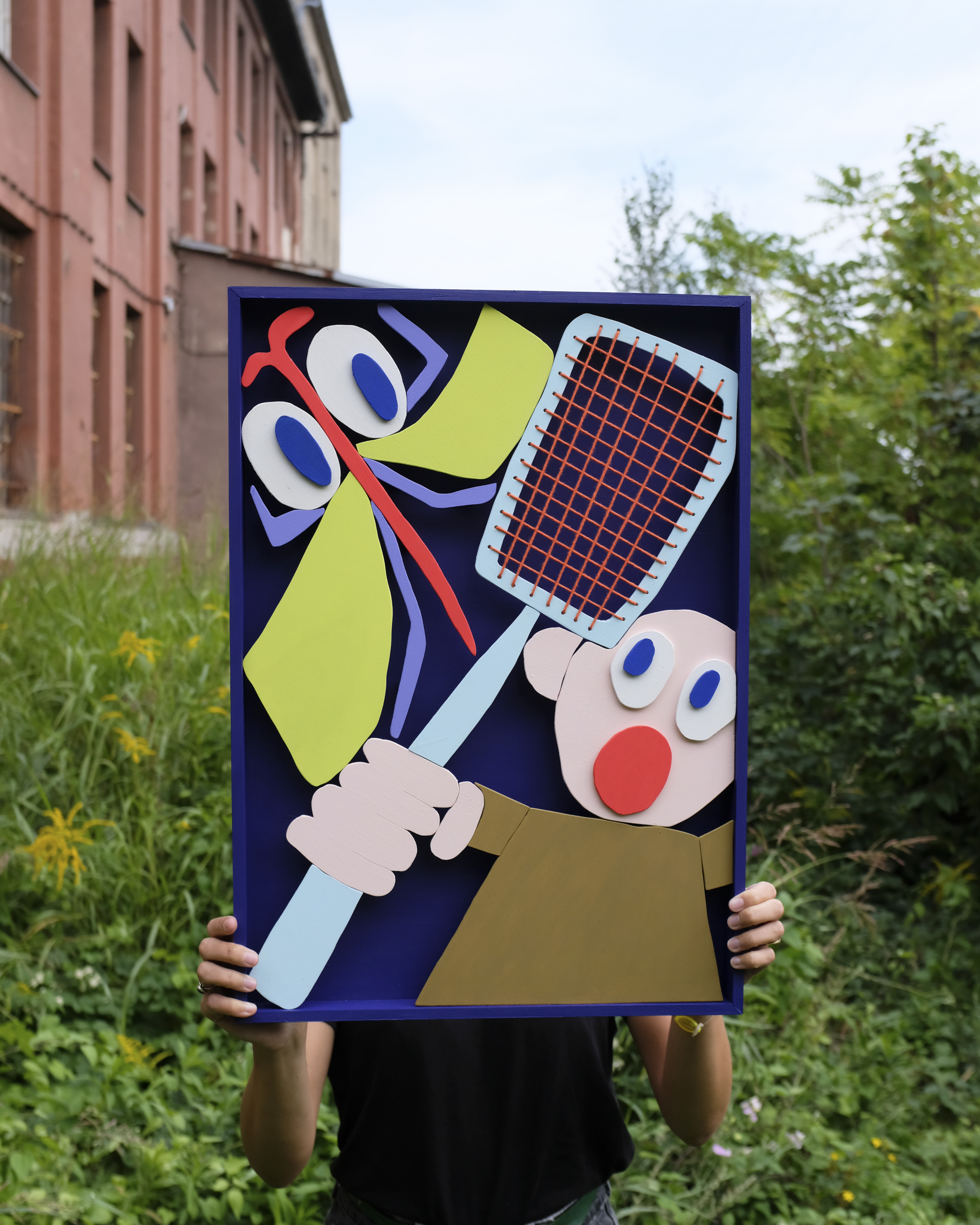 Klatsche (2023), 42 x 59,5 x 3,5cm, Acrylics on Wood, Cotton Thread