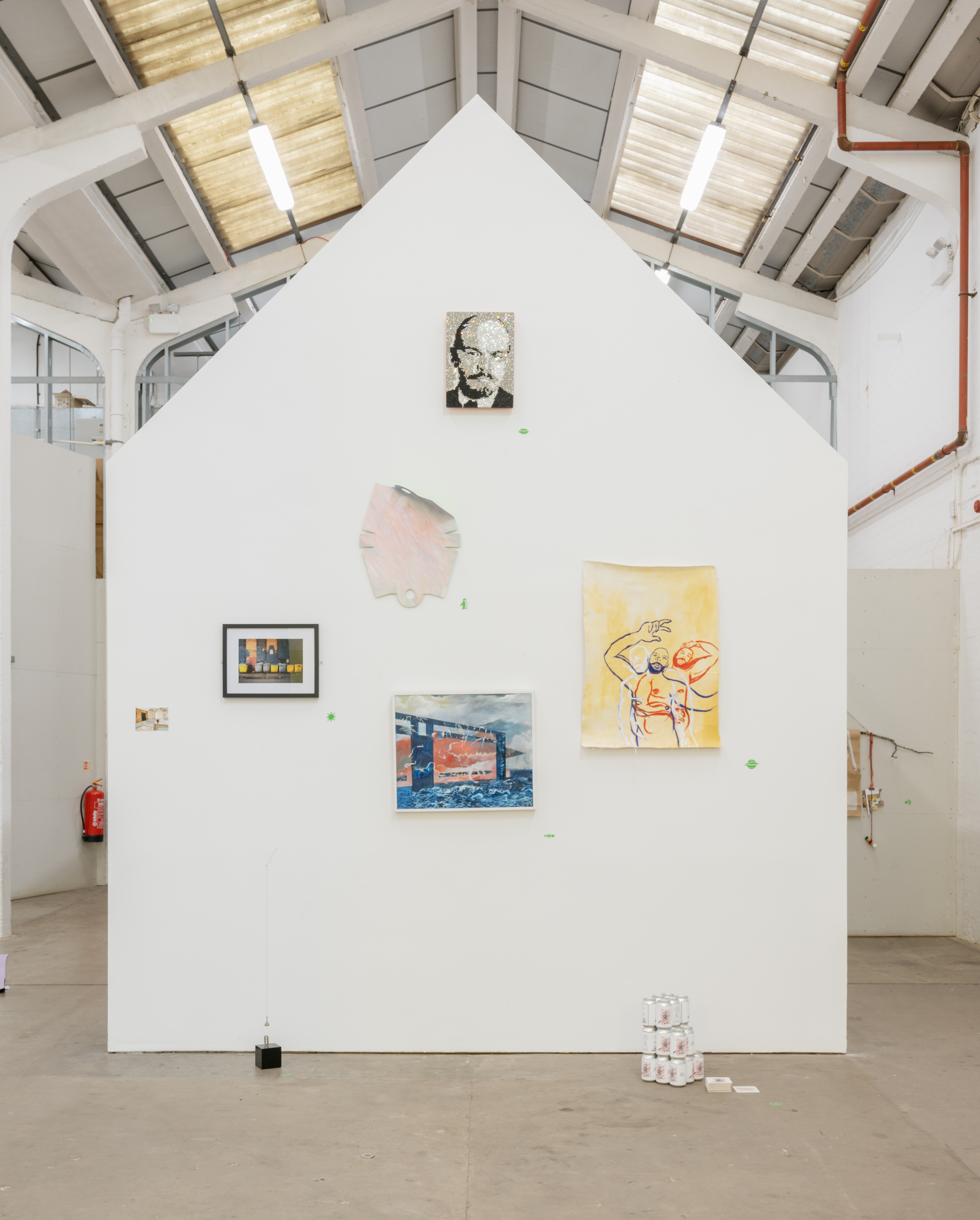 ︎︎︎ Eastside Projects, Summer Camp. August 2025, Larissa Shaw and Dinosaur Kilby 'Mother Louse'. Photographs by Ashley Carr.