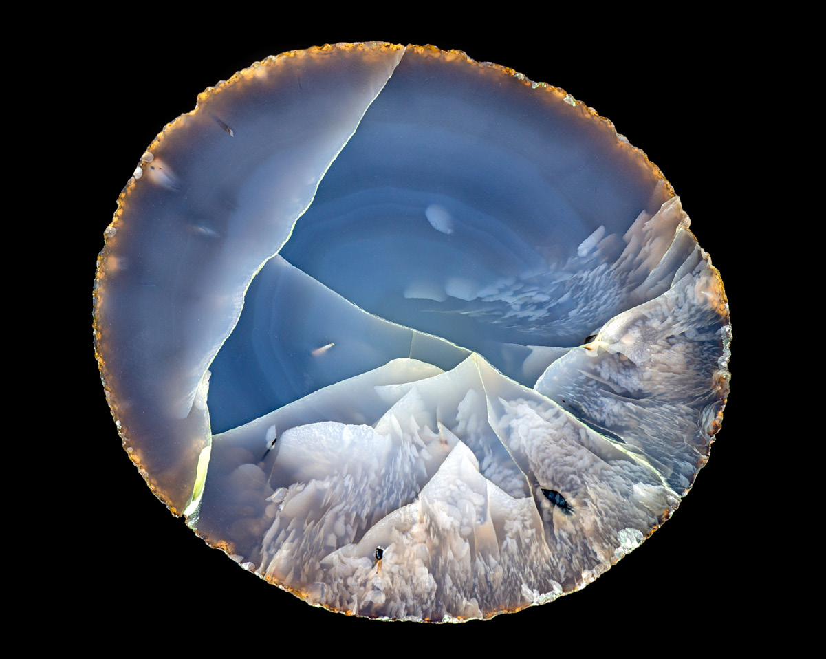Agate, Probablement Rio Grande do Sul (Brésil) Paris, MNHN, collection de minéraux et gemmes, cliché François Farges