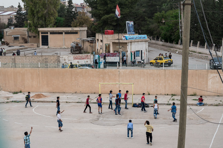 Qamishlo, avril 2018. Checkpoint du r&eacute;gime syrien, qui ne contr&ocirc;le plus que quelques zones dans la ville, dont l'a&eacute;roport.