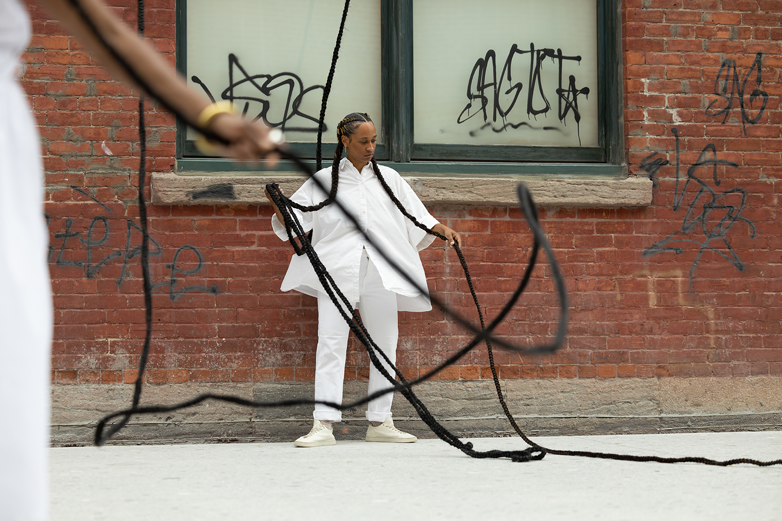 Jeannette Ehlers, We're Magic, We're Real #3 (These Walls), Fonderie Darling (MOMENTA 2023). Photo : Mike Patten.