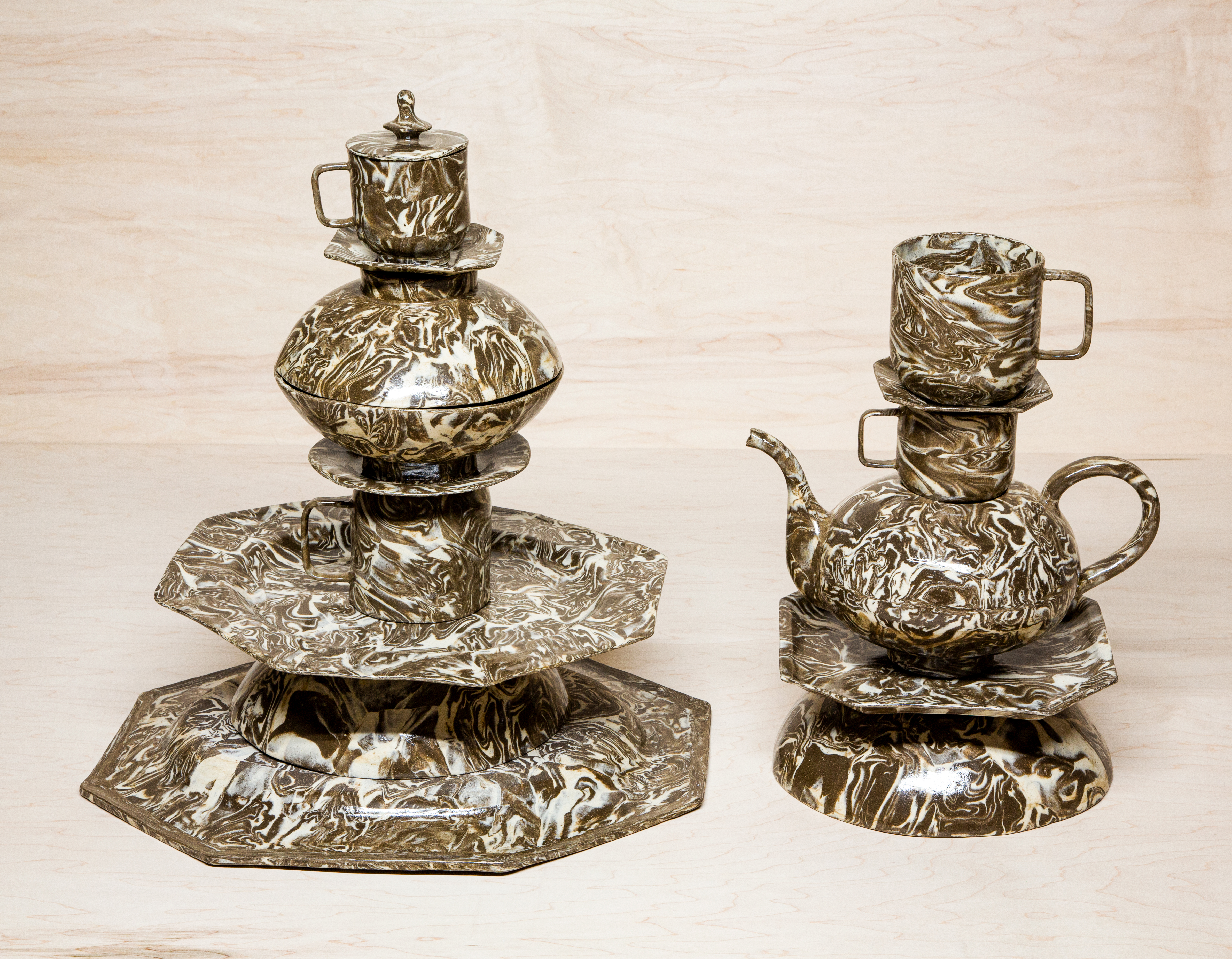 Assemblage of assorted components of the marbled set