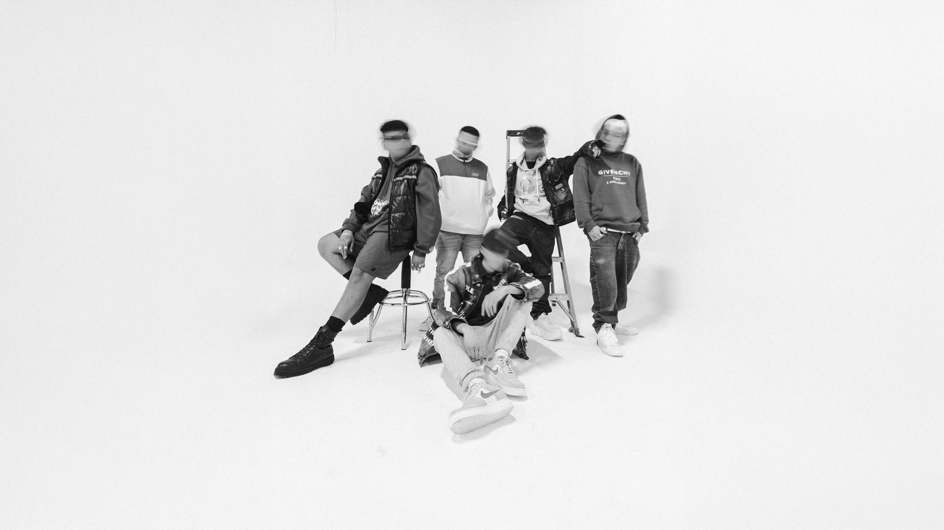 AQUIHAYAQUIHAY (2022) - Various photographs 