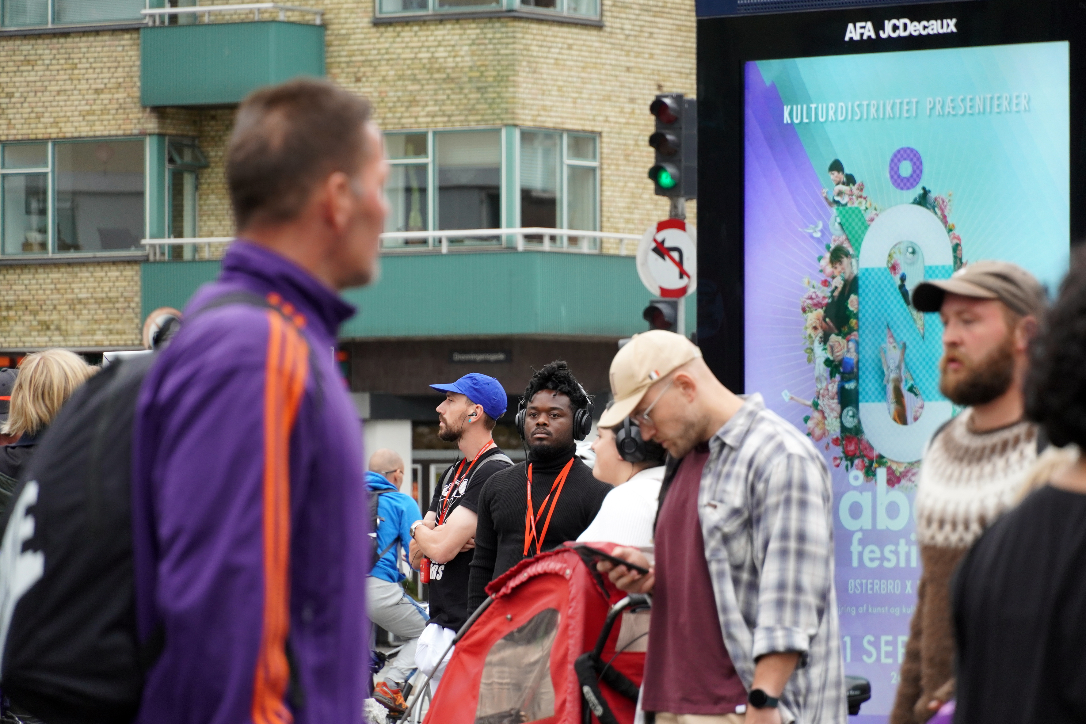 Documentation of guided audio tour "Voices in the Shadows of Monuments" as part of the exhibition "Going Public" by Katrine Dirckinck-Holmfeld, Barly Tshibanda, and Nanna Katrine Hansen, Copenhagen, 2022 (photocredit: Rikke Ehlers Nilsson)