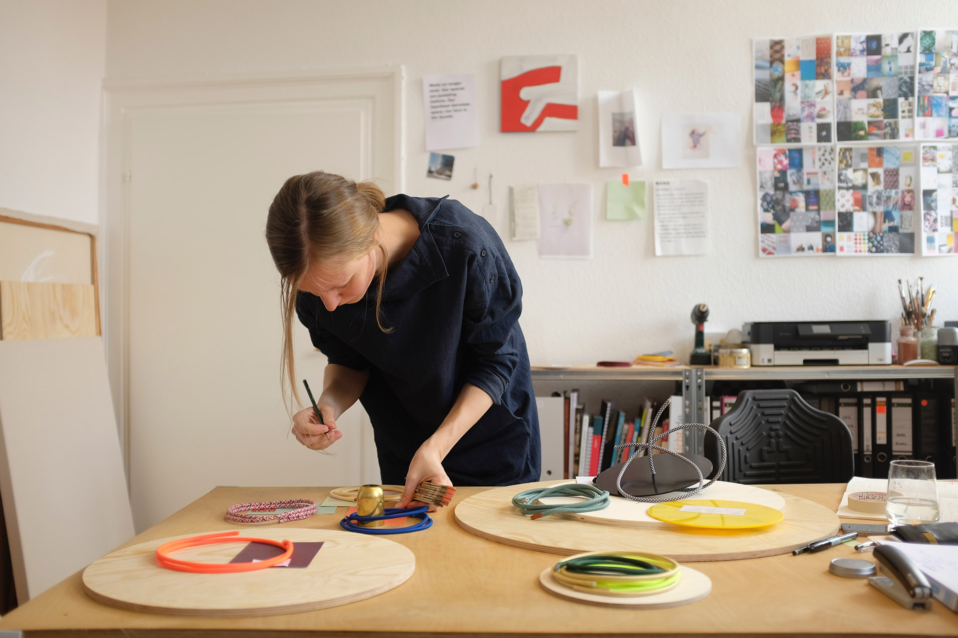 Sabine Hirsch &ndash; R&auml;umliche Kommunikationsformen