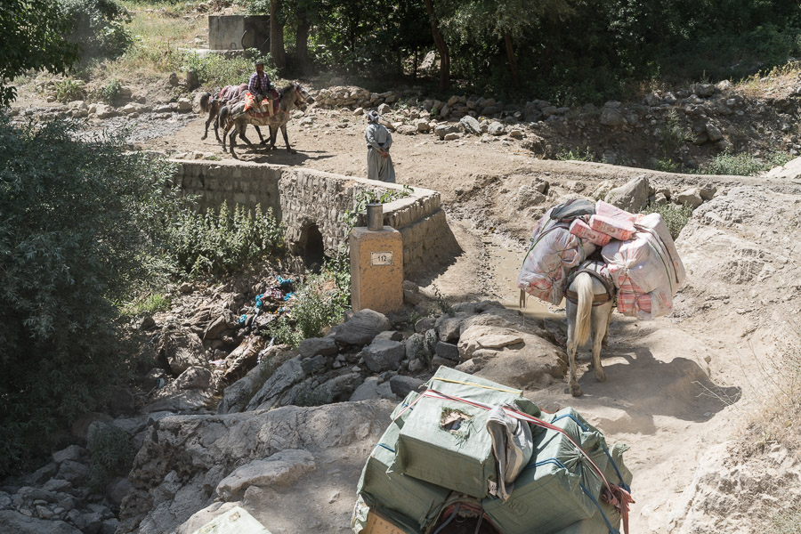 Zale, Kurdistan, Irak. Juin 2017. La frontière Iran-Irak est matérialisée par un plot.
