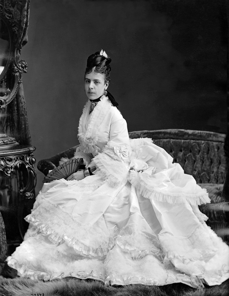 MISS MEREDITH, MONTREAL, QC, 1872, WILLIAM NOTMAN. © MUSÉE MCCORD MUSEUM