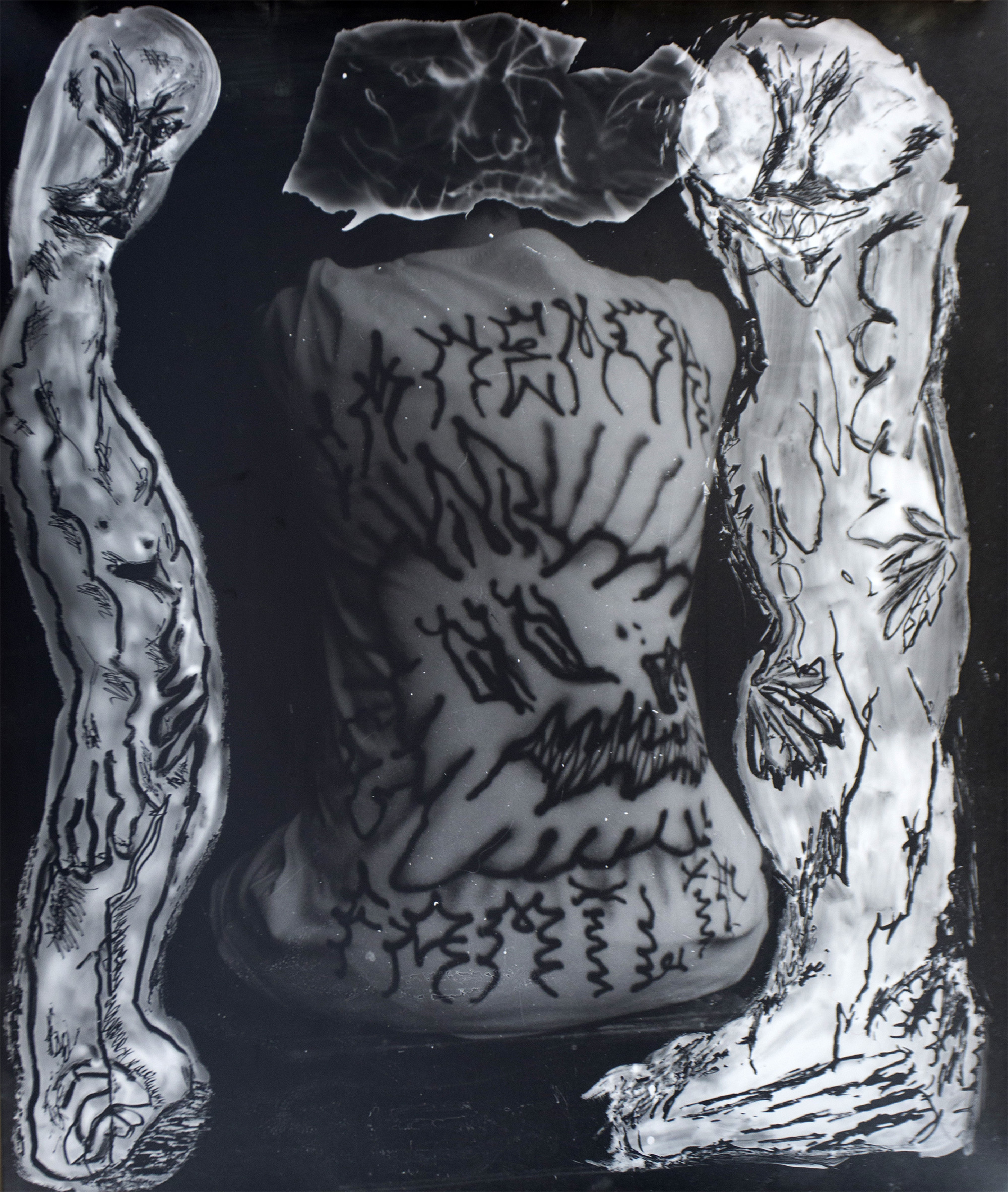 Battle Vestsilver gelatin print, cliché verre and photogram on silver gelatin photographic paper, unique, 61x51cm, 2018 · info