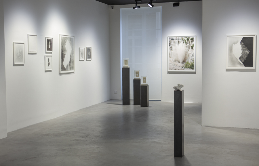 Pietra di Luce exhibition, Galerie Thierry Bigaignon, Installation view