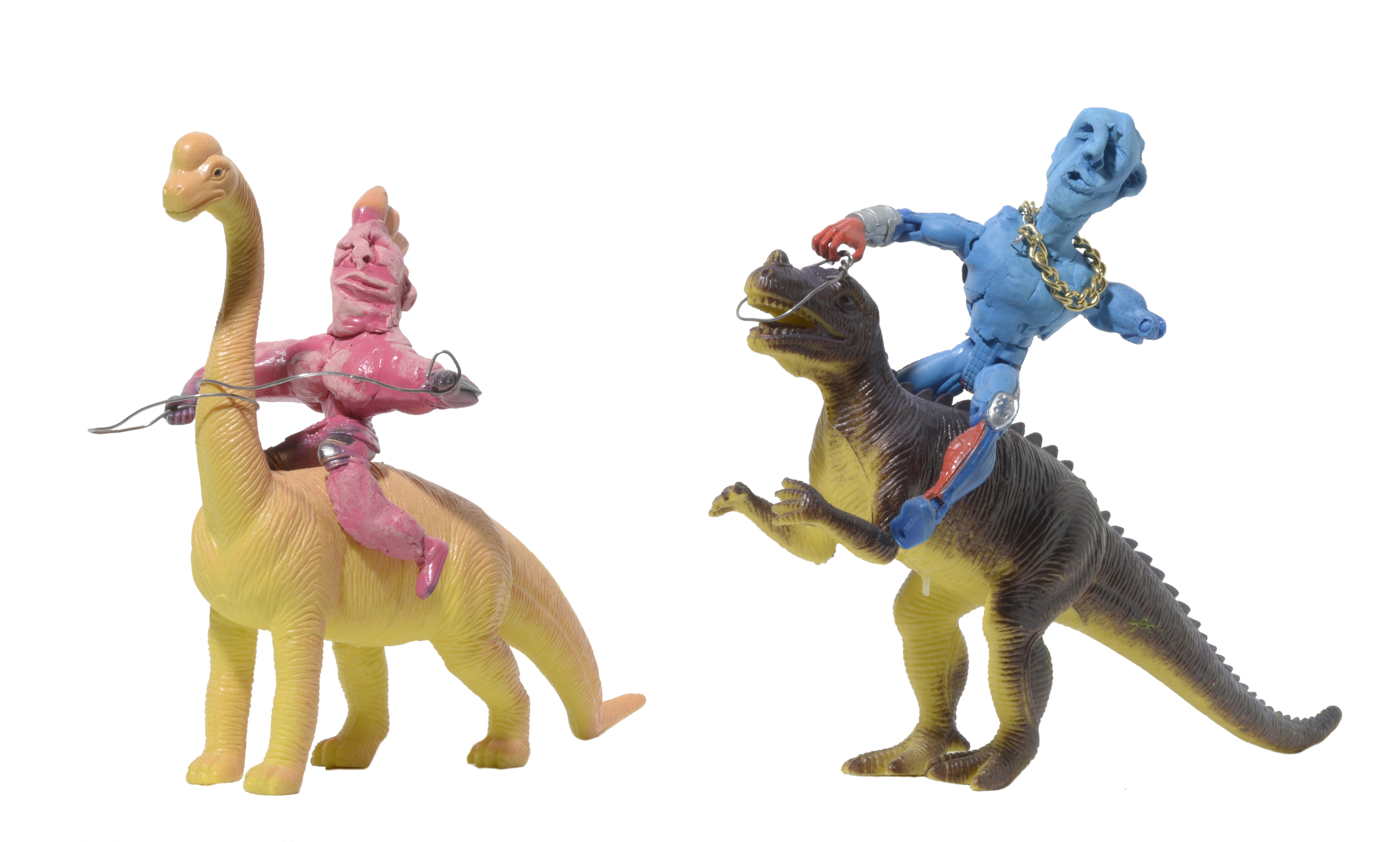 I toys adorano la nuova Txakurra #1mixed media, 32x55x34cm, 2016 · info