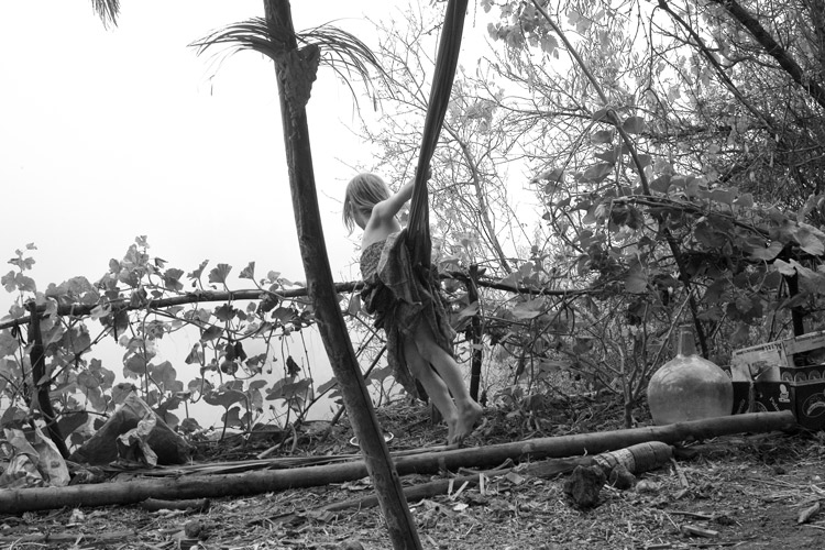 «Last Days in Paradise»