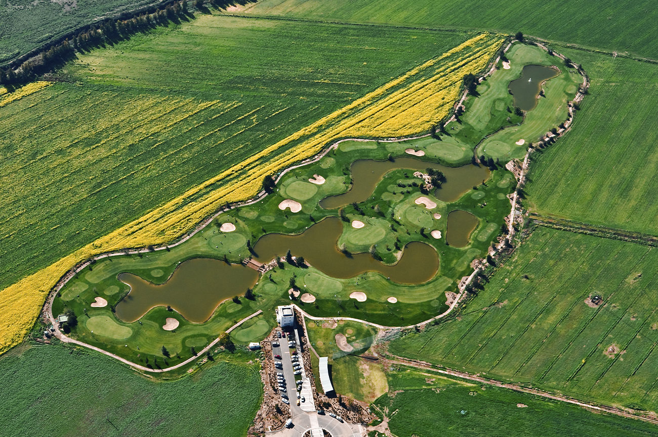 Nicolás RupcichCampo de Golf, 2008Digital photograph150 x 250 cm