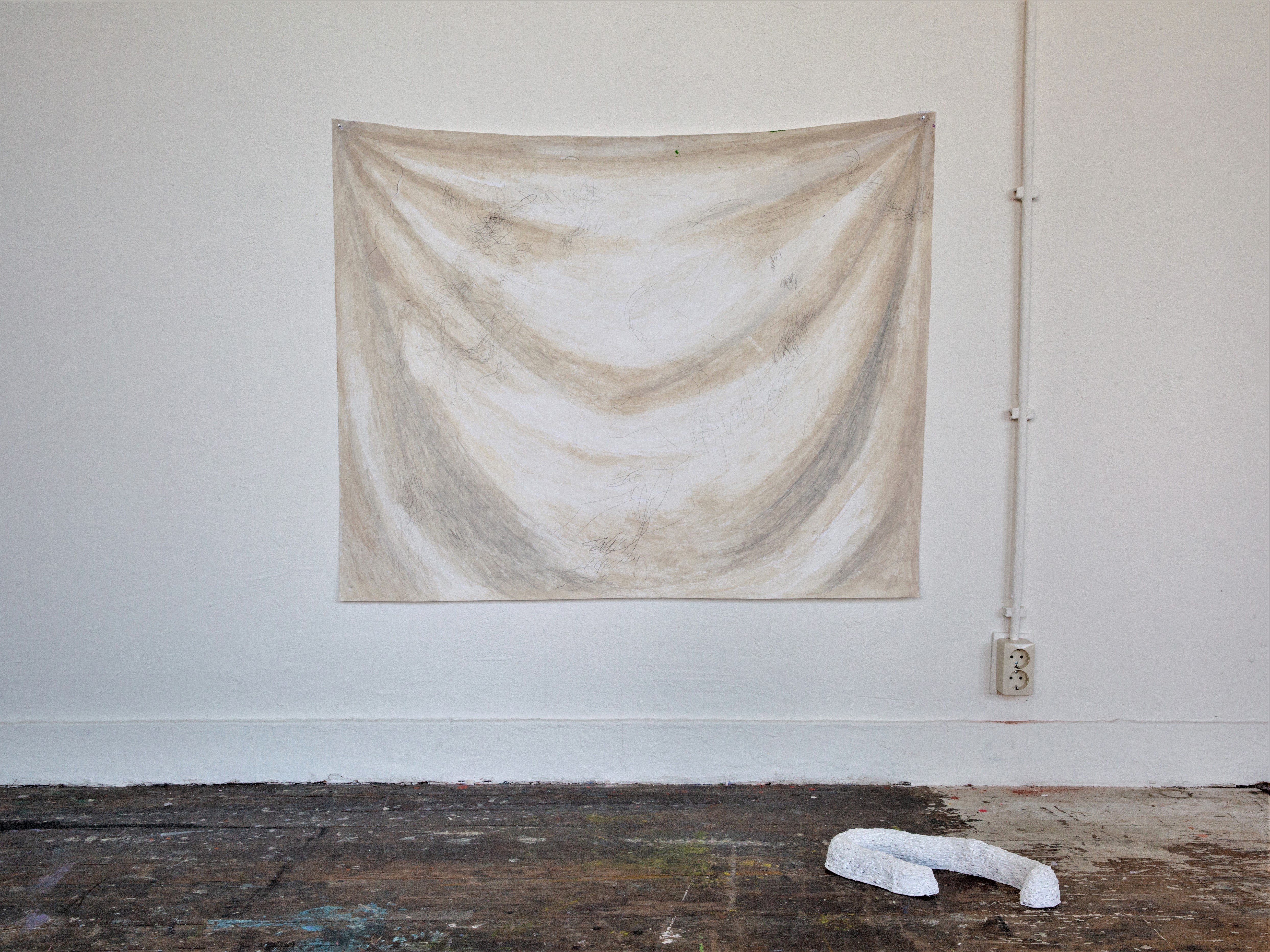 "Grief on my lap" (2021), oil and graphite on canvas, 75x85 cm