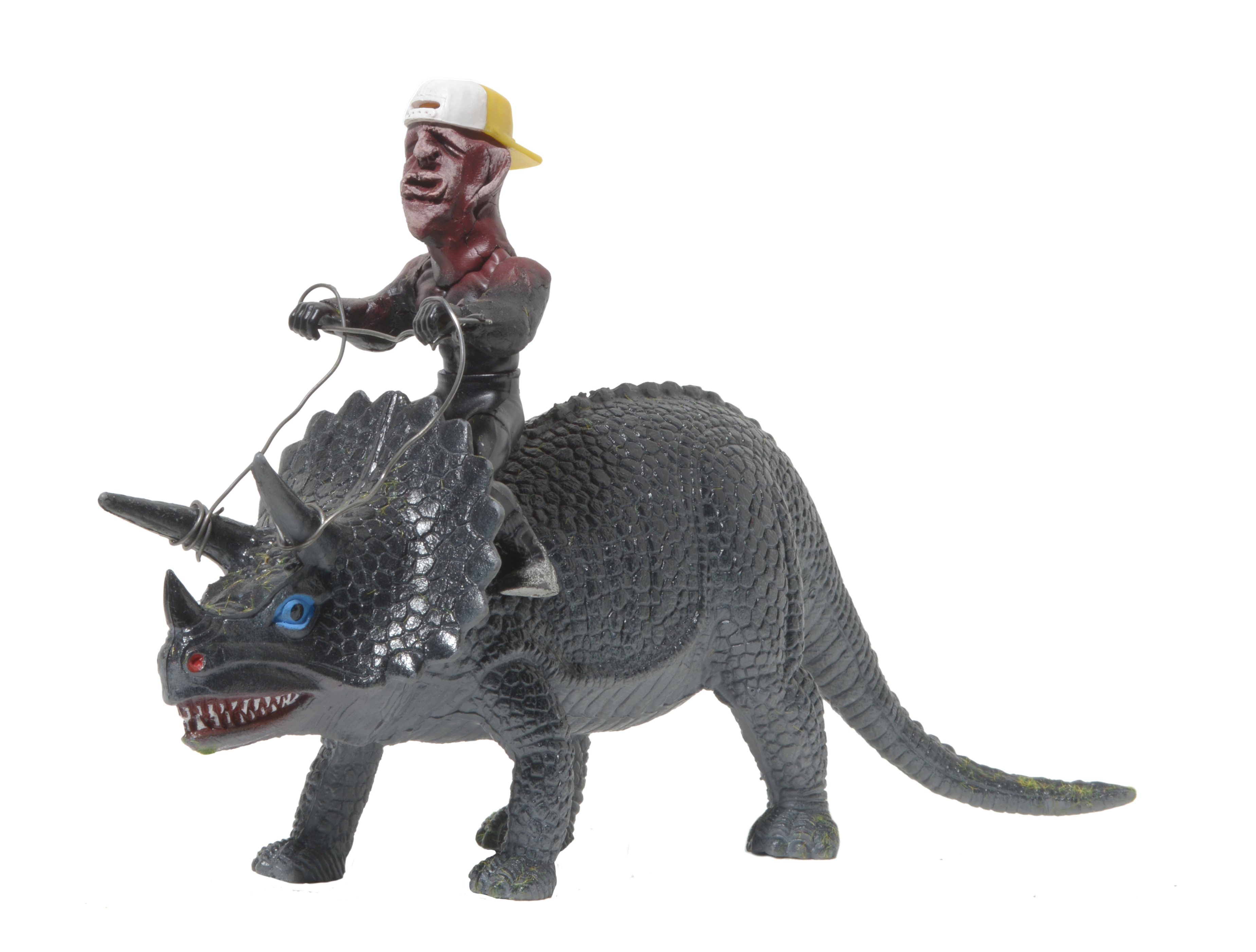 I toys adorano la nuova Txakurra #44mixed media, 24x39x13cm, 2016 · info