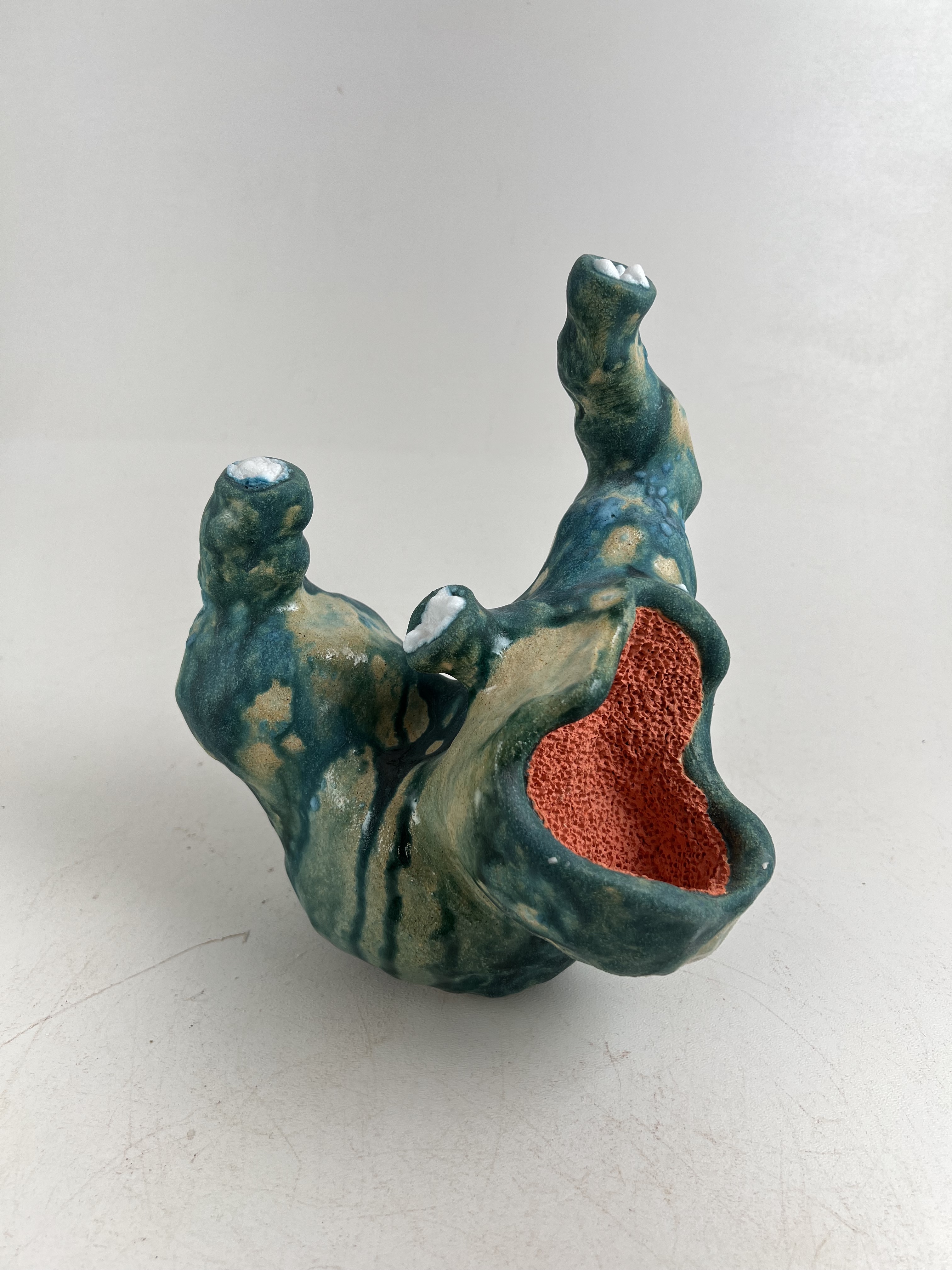 Organismus 7, stoneware, glaze, 4x8x6 inches, 2022