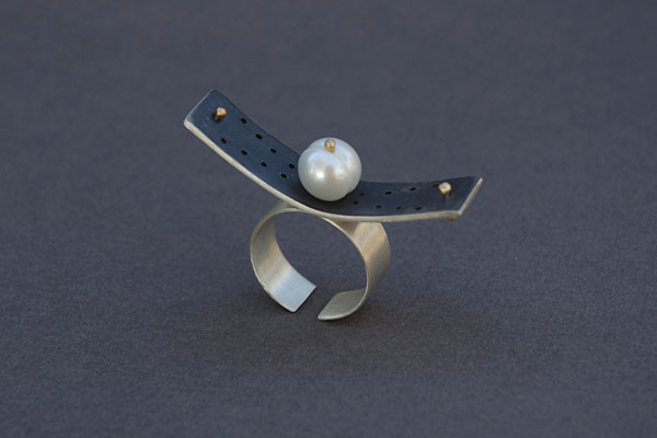 Concave 002, Ring