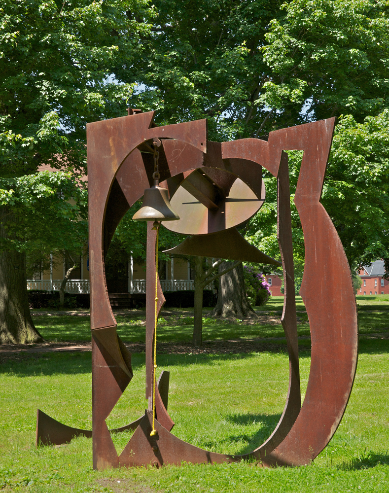 For Chris, 1991 Steel, 11' 3" x 16' x 10' 3" Collection of the artist. Photograph ©Jerry L. Thompson.