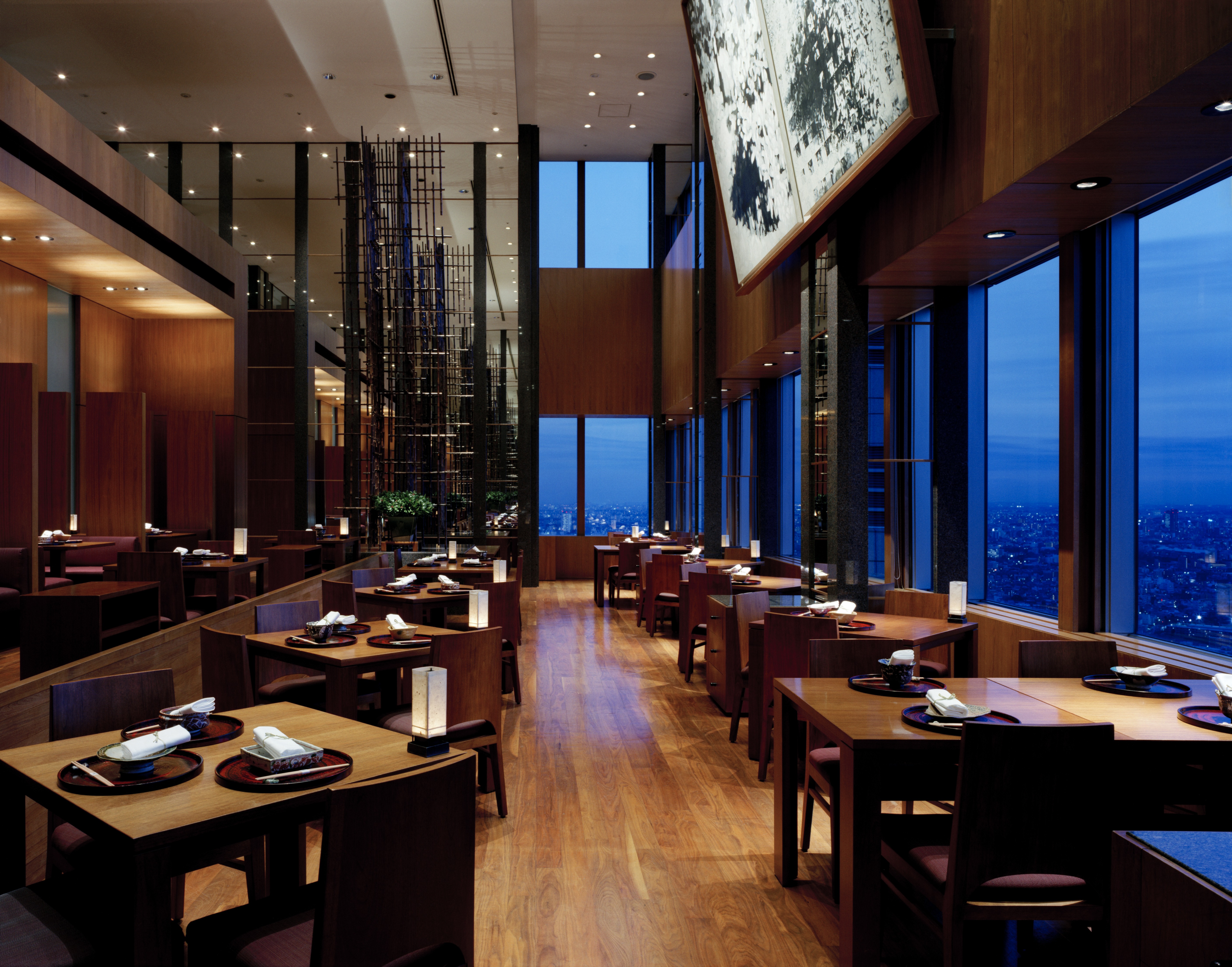 Японский ресторан фото. Парк Хаятт Токио. Park Hyatt Tokyo ресторан. Park Hyatt Tokyo здание. Кафе в Токио Япония.