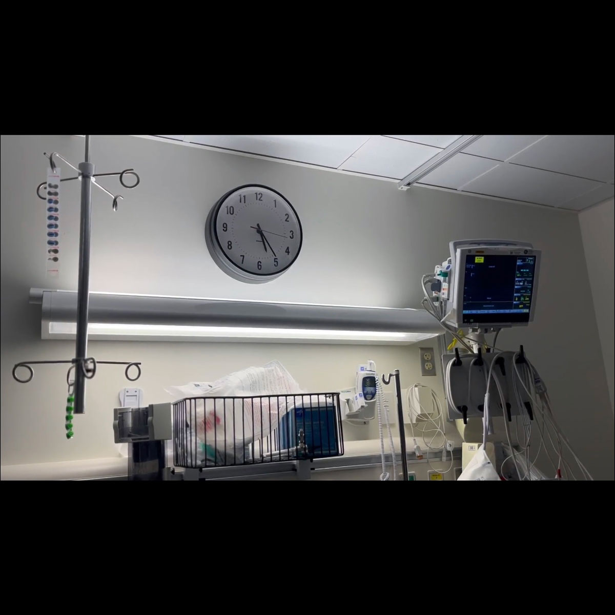 1/1 — FIVE TWENTY-FOUR AM.Video still, 2022.