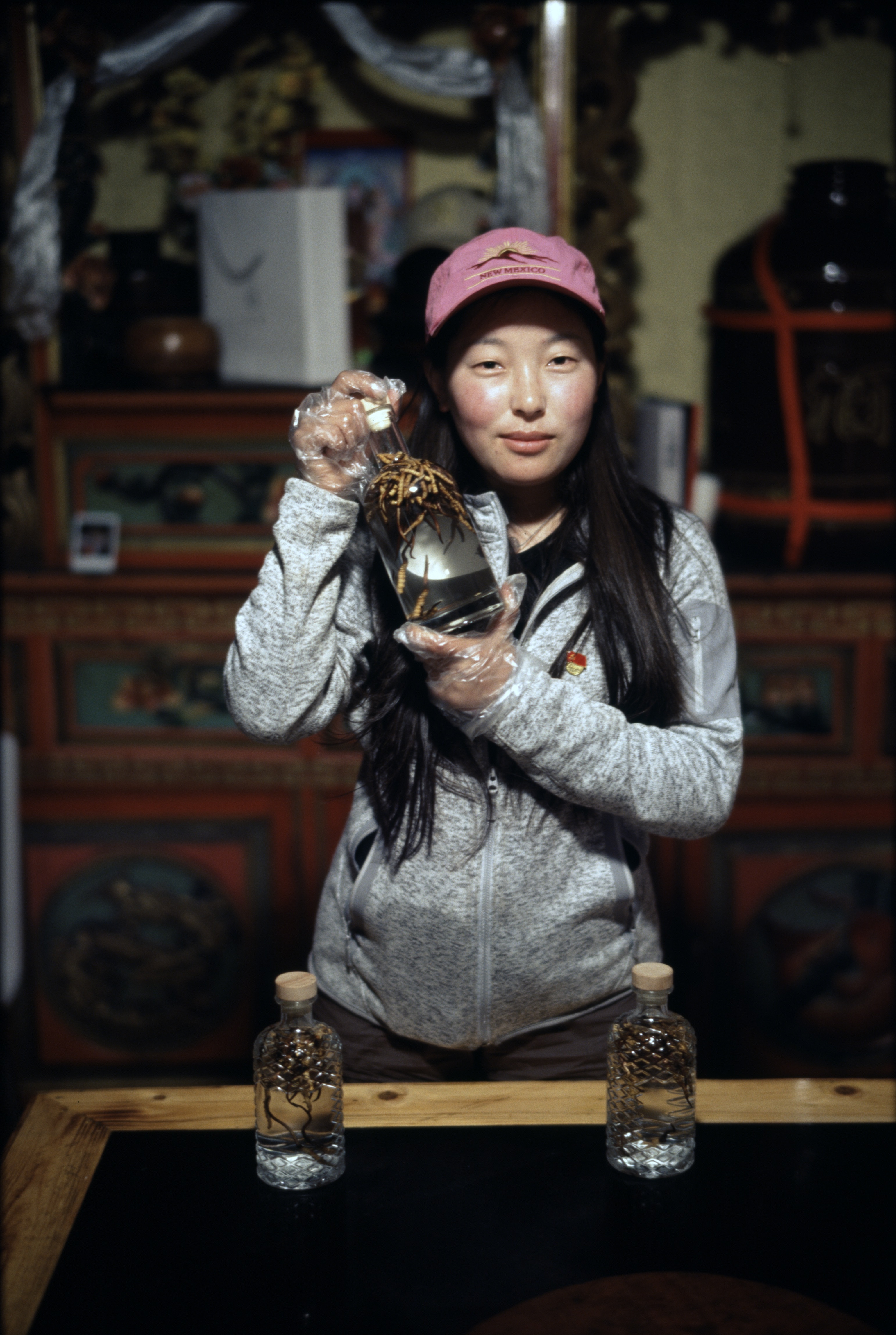 Bottling and packaging cordyceps for traditional Chinese medicine