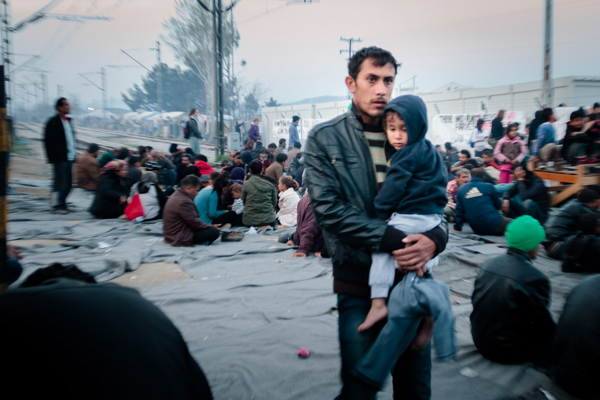 Thousands of adults, children and un-accompanied minors live in Idomeni's camp, lacking basic services and assistance.