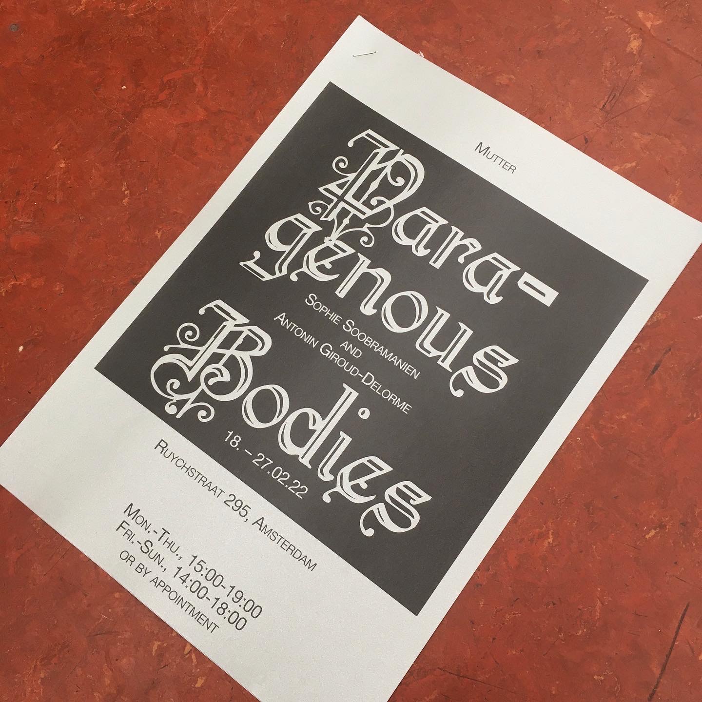 Handout, for Mutter (2022)