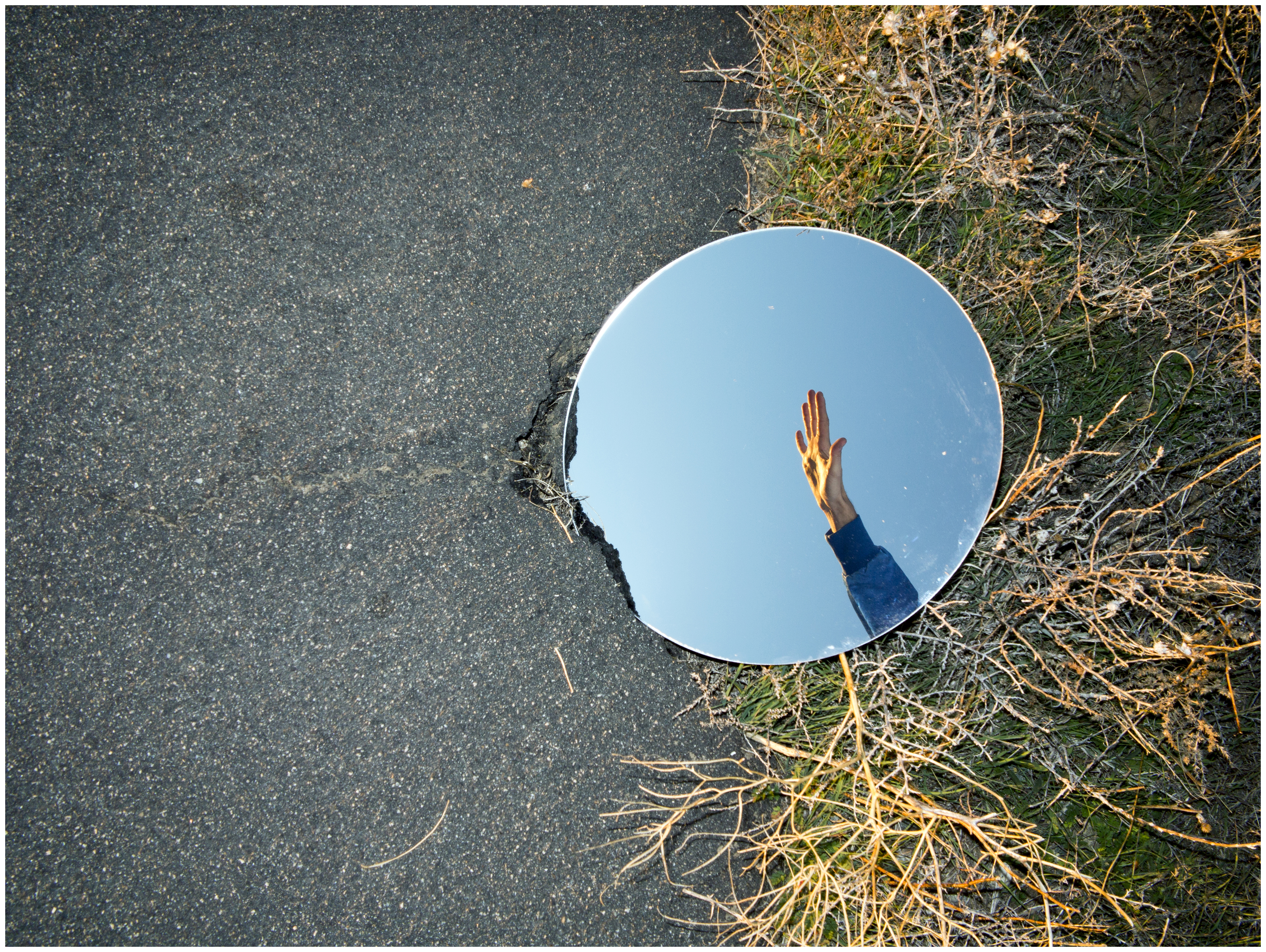 Draw a Circle With a Compass, 2015Point-and-shoot image60.444 x 45.333 in.153.43 x 115.15 cm