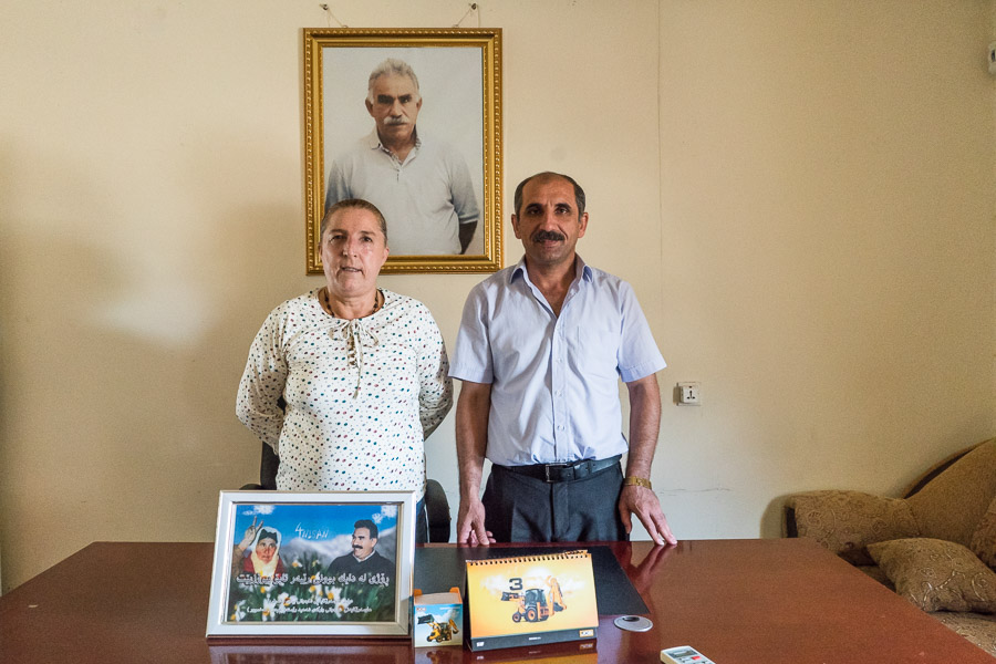 Camp de Maxmur, Irak. Bermal et Kendan sont les deux co-maires de MAxmur, élus tous les deux ans. En lien avec le parlement, ils gèrent le fonctionnement du camp.
