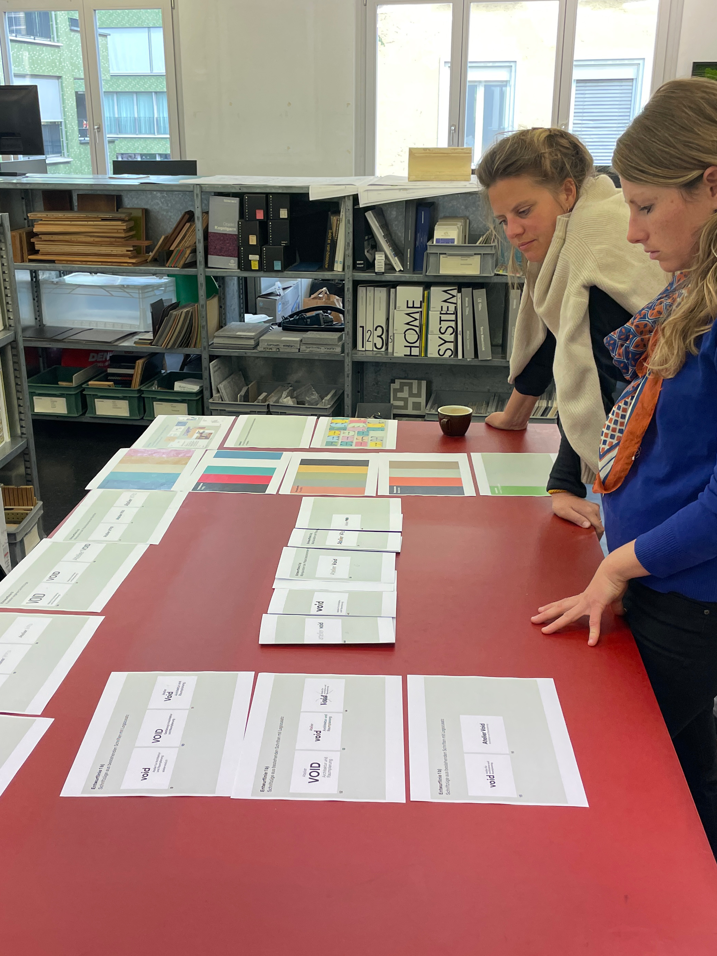 1.4.22 - Erste Entwürfe für ein Logo