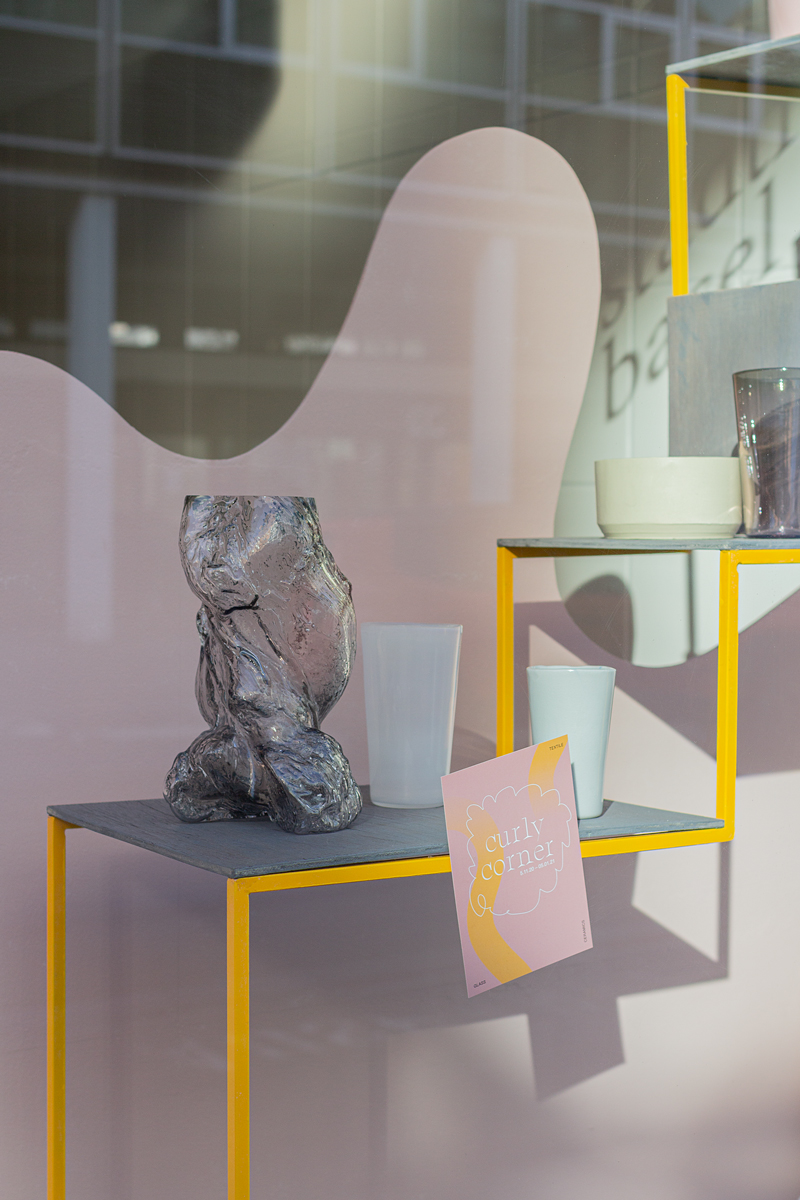 Curly corner pop-up store 