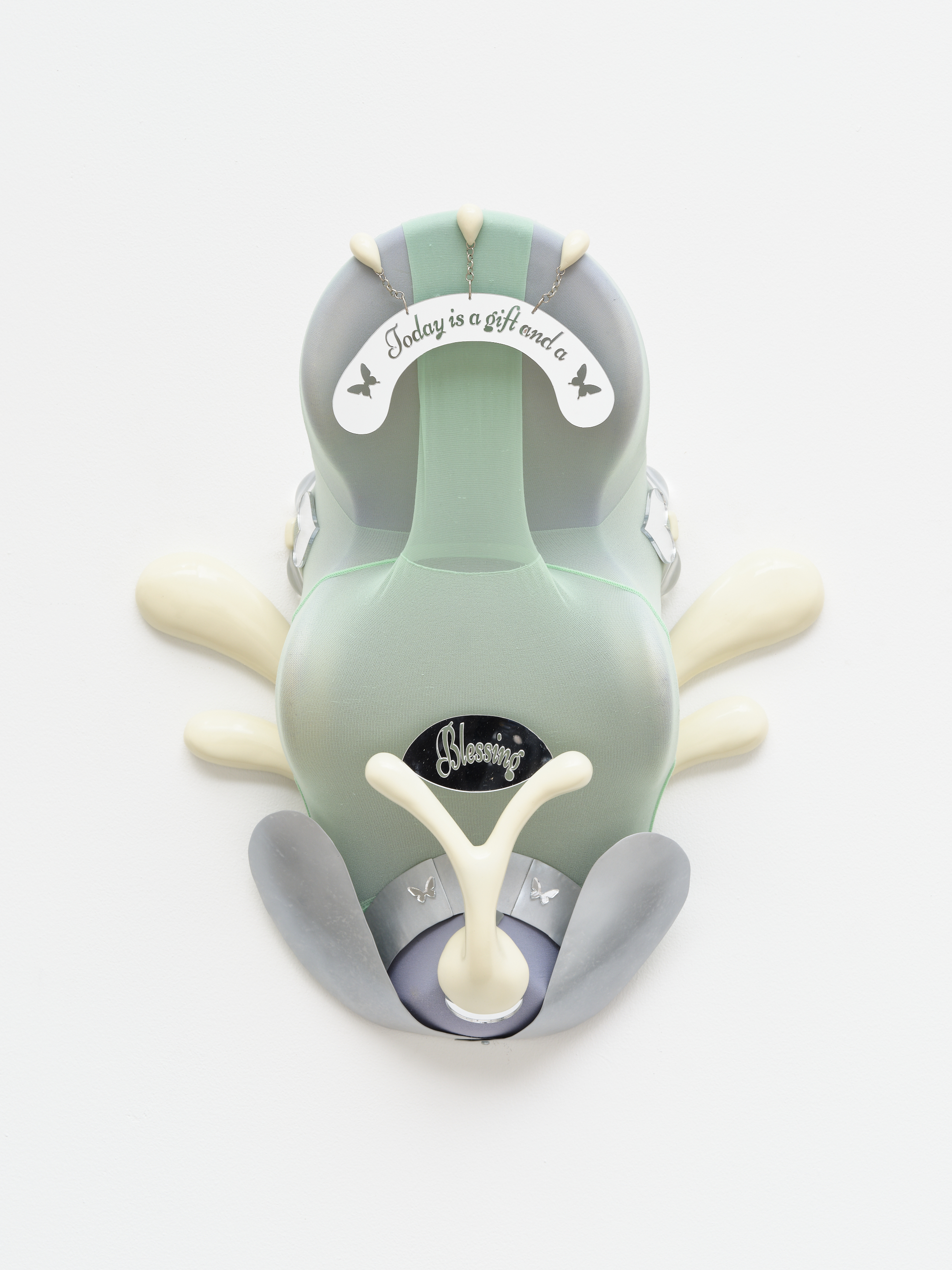 'once every 12hs' (2023) for 'Hall of mirrors' curated by Georgia Stephenson for PLOP residency