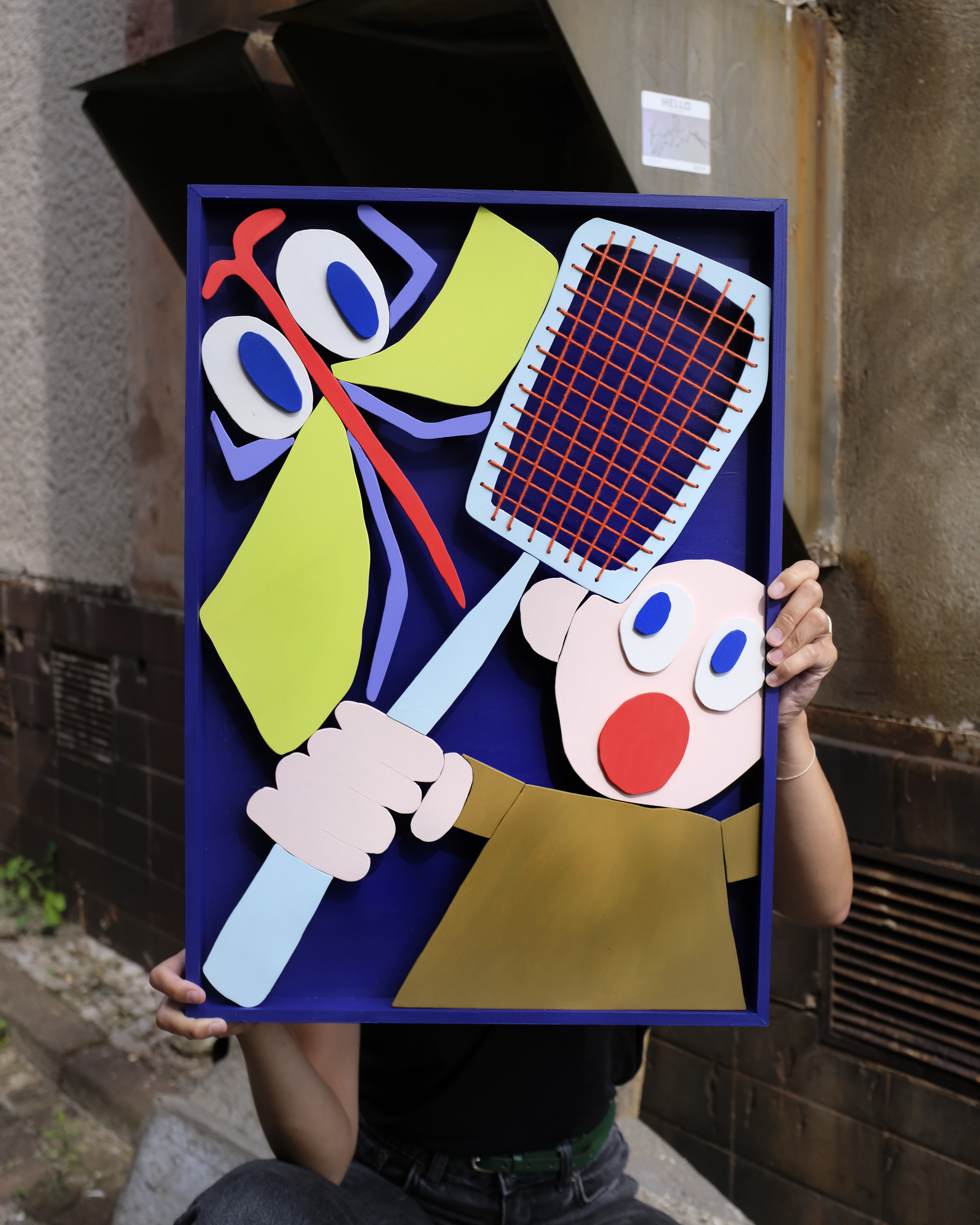 Klatsche (2023), 42 x 59,5 x 3,5cm, Acrylics on Wood, Cotton Thread