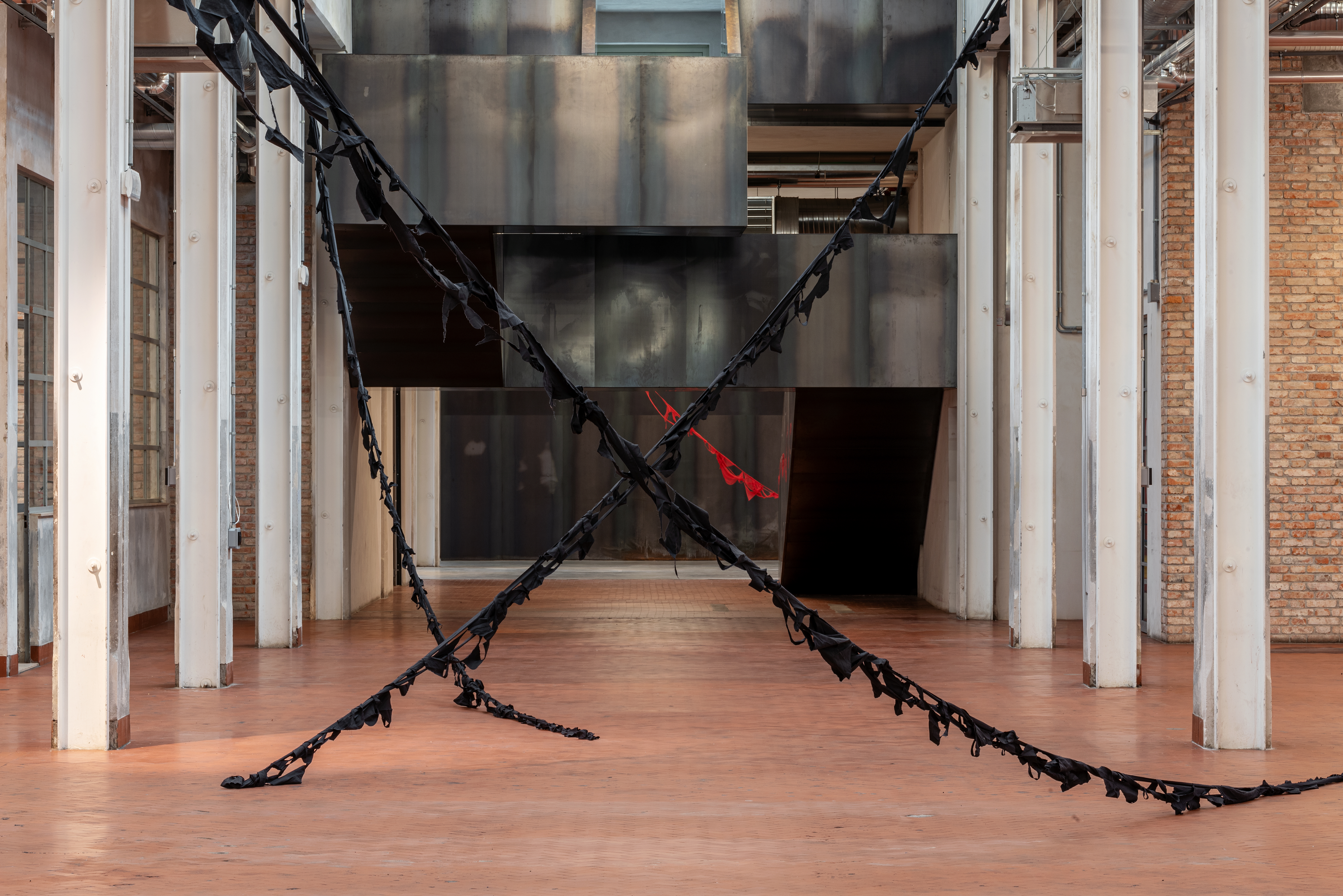 Installation view di Un Passo Avanti Tanti Dietro