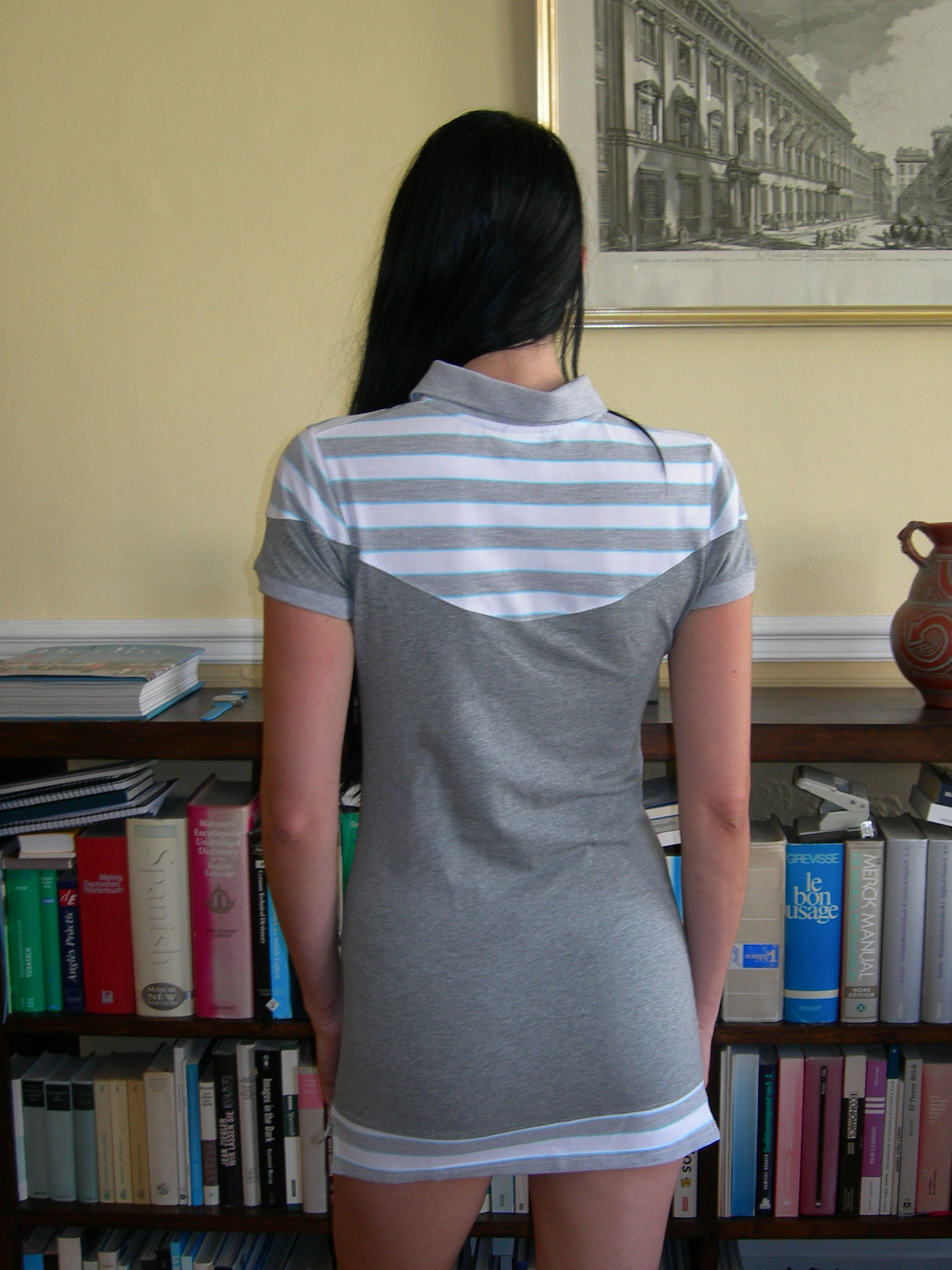 The polo dress is made of a second hand Lonsdale polo shirt and very soft cotton jersey.