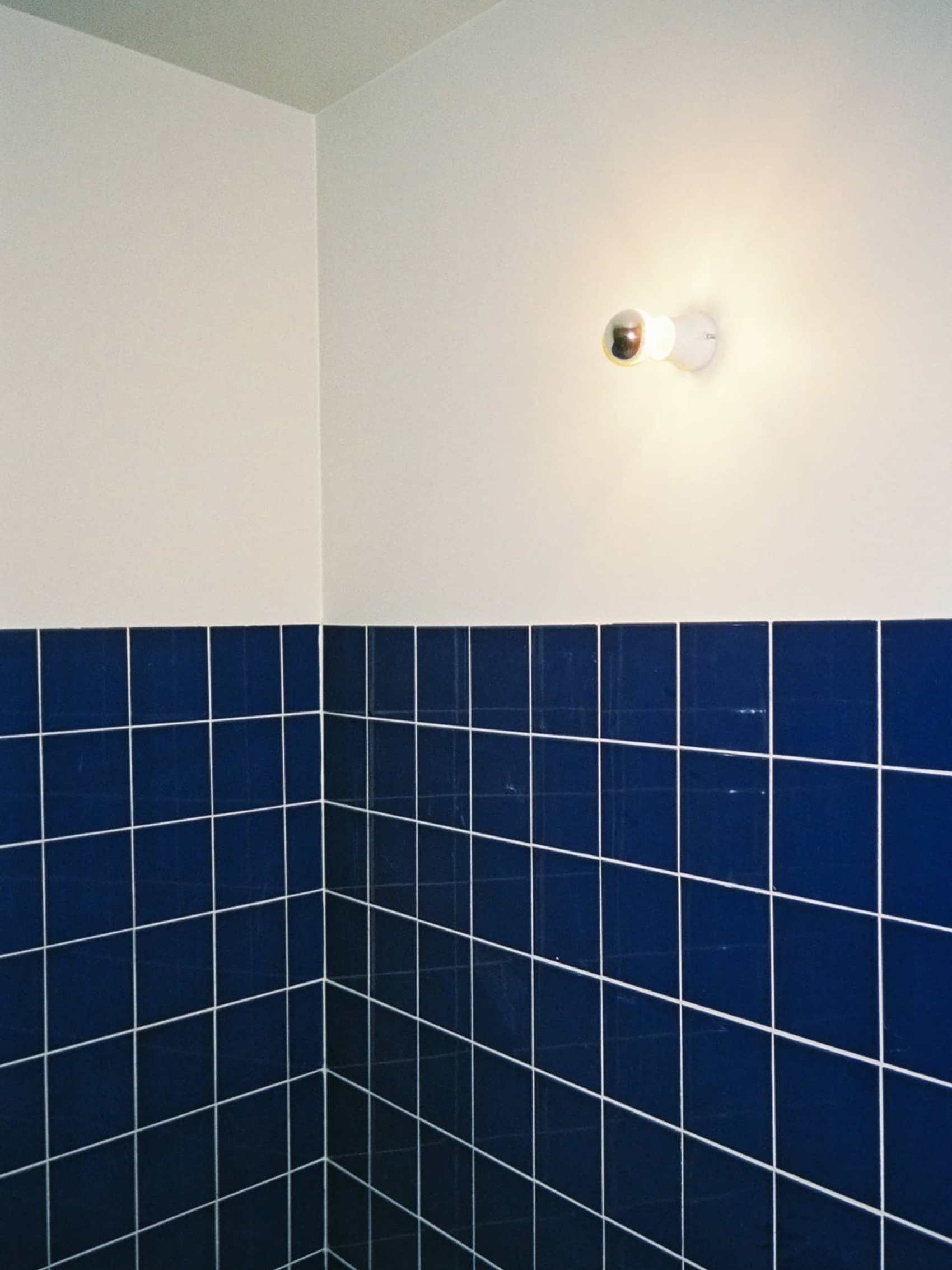 +HALLE SHOWROOMInterior concept and furnishing. Photo: Rasmus Dengsø