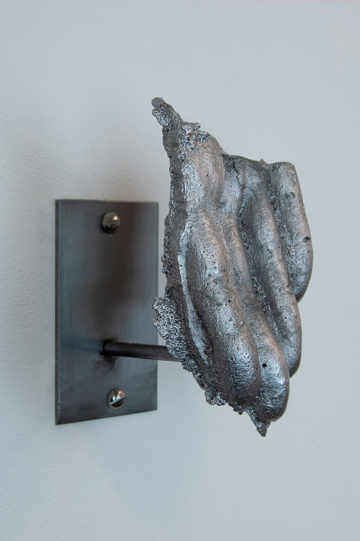 Fast communications over long distances 11. 2022, cast aluminium and steel