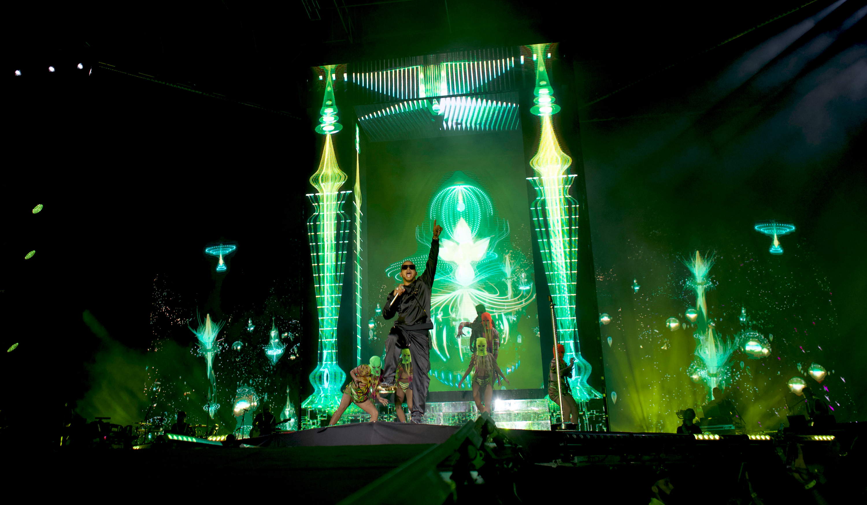 ミュージック suzurena WEST./WEST.DOME TOUR AWARD WORLD CLUB DOME | Meyer Sound