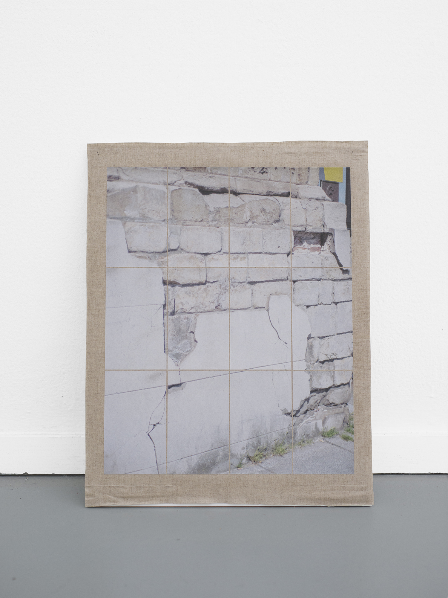 Structures, Wall, 2019 58 x 46 cm / 22.8 x 18.1 in. Archival pigment prints on Tosa Shi – 54 gsm, fixed on linen.