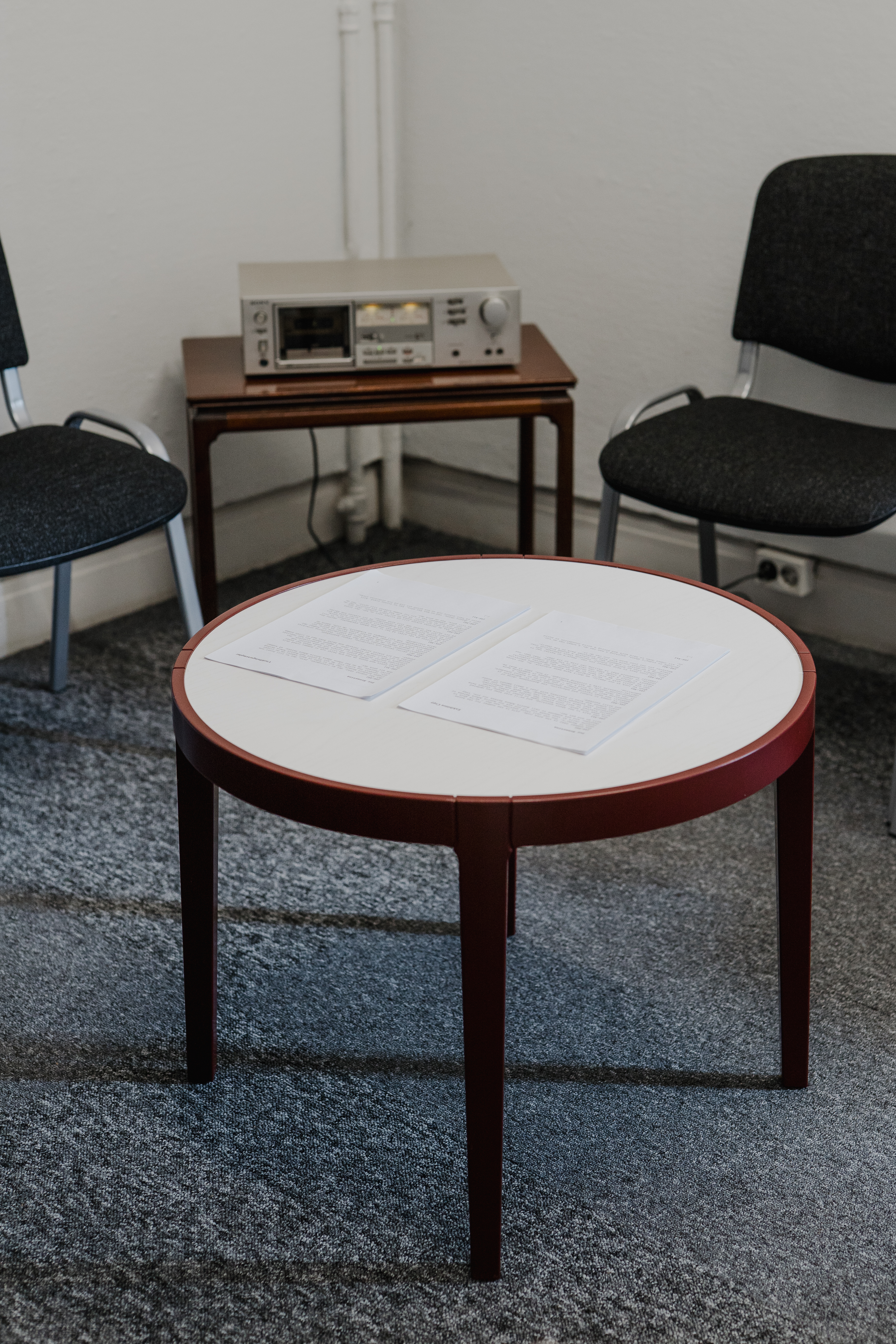 Installation view. Waiting Tides, Krognoshuset 2025. Photo: Loc Vo.