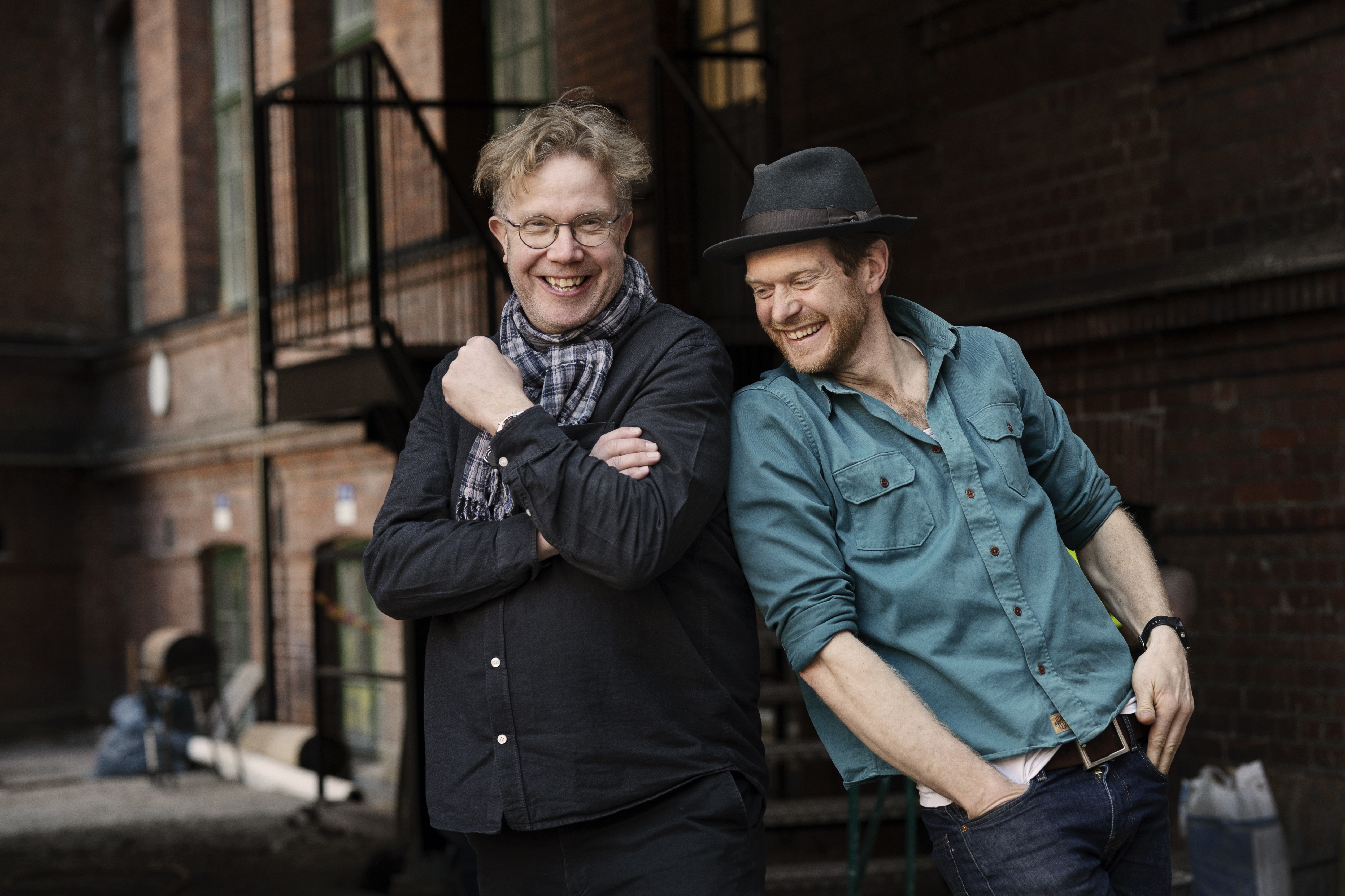 Alster är ett produktionsbolag i Malmö där det rörliga bildberättandet står i centrum. Efter att ha varit anställda bildjournalister och bildchefer under många år inom svensk dagspress valde Johan Bävman och Lars Dareberg för tio år sen att fortsätta sina karriärer som frilansfotografer. Under det senaste decenniet har de båda utvidgat sina yrkeserfarenheter till att även inkludera kommersiella kunder och uppdragsgivare och framförallt utvecklat sina kunskaper inom rörlig bild. Sedan ett par år tillbaka driver de Alster tillsammans där det rörliga bildberättandet tar störst plats och utrymme.