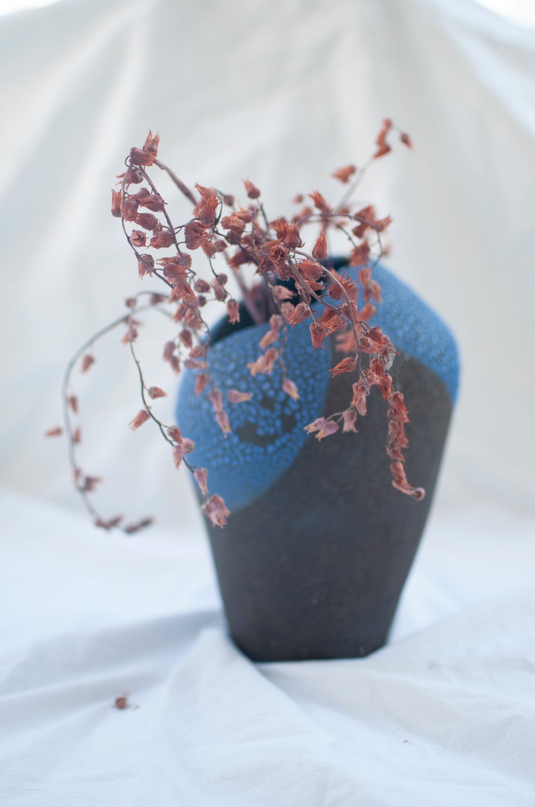 BLUE BRAIN CRAWL VASE LARGE _€400