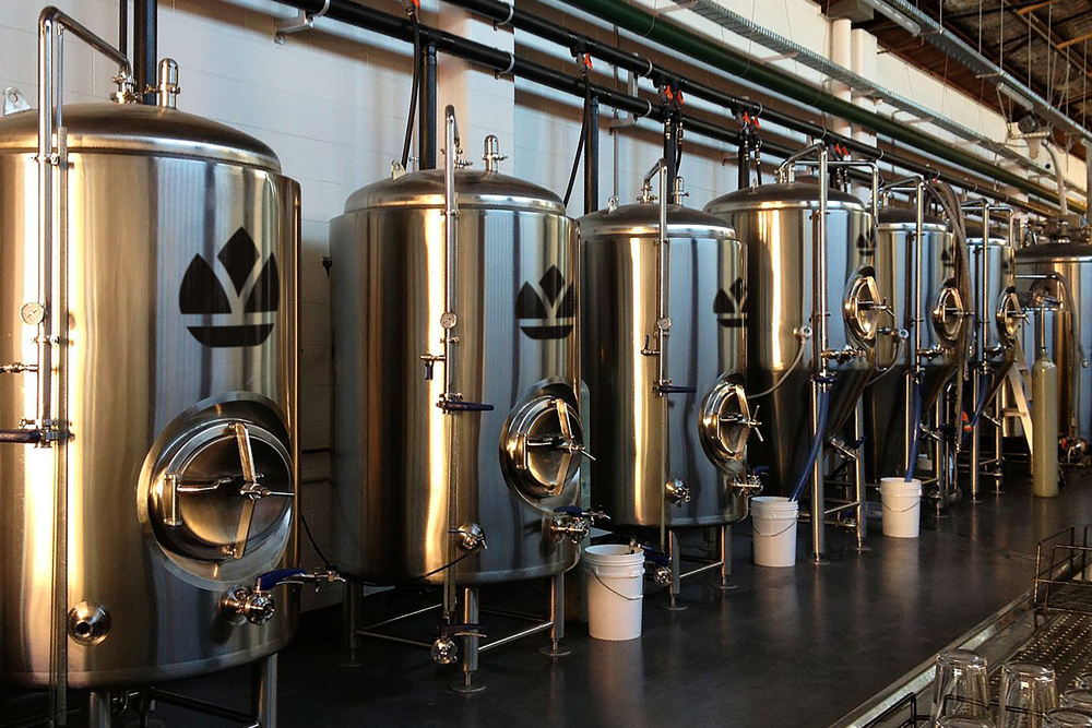 Large scale icon on the brewery tanks