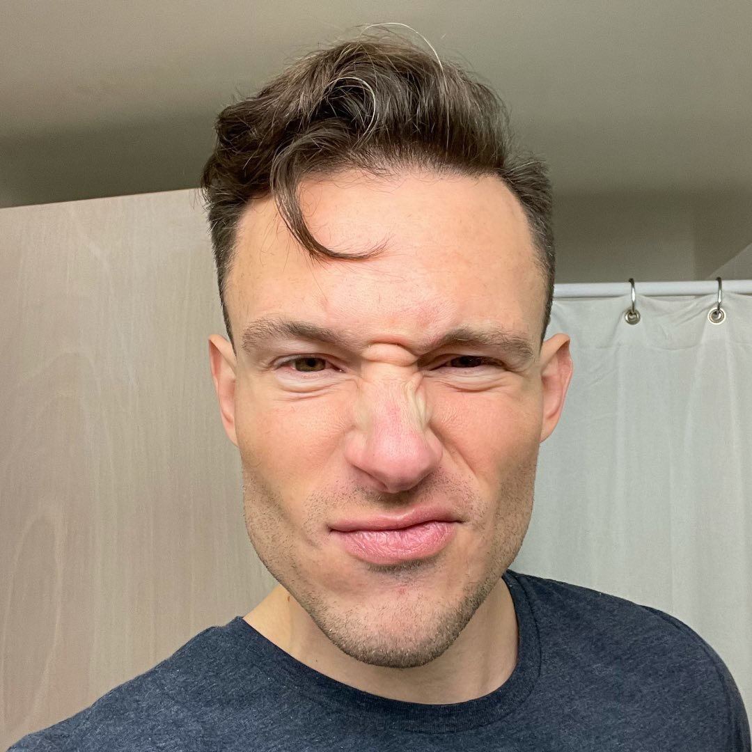 Portrait of artist Jeff Bayer