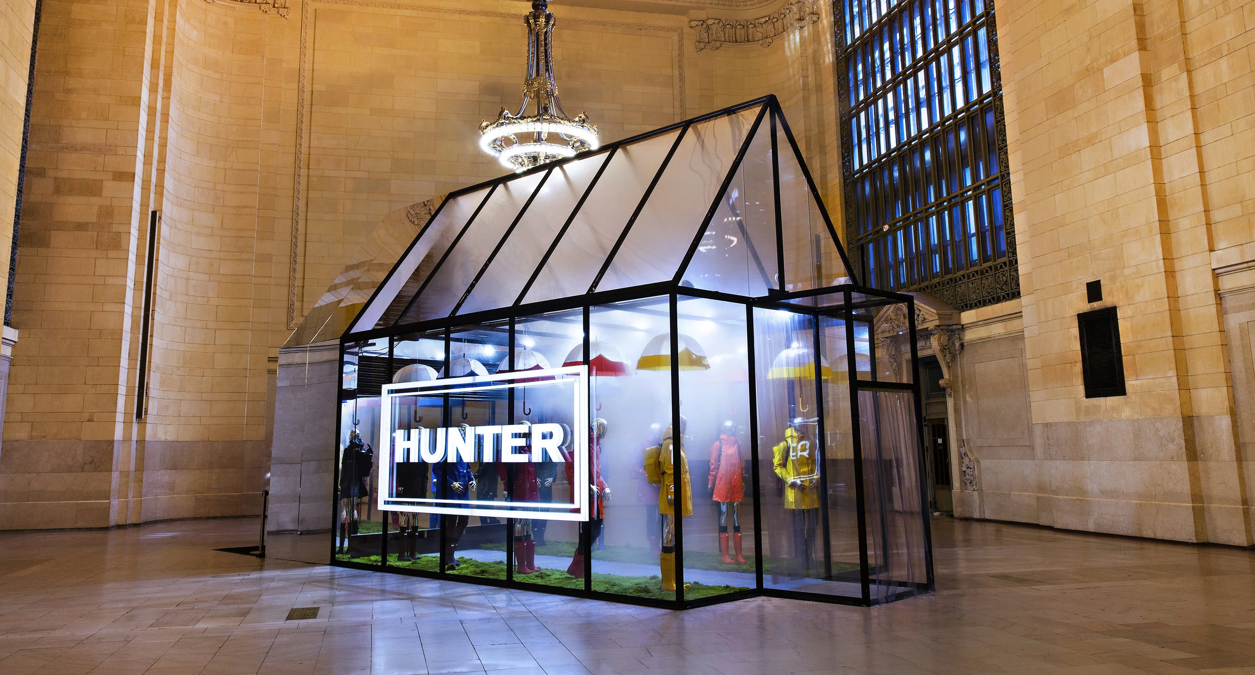 Hunter Cloud House installation in Grand Central Station