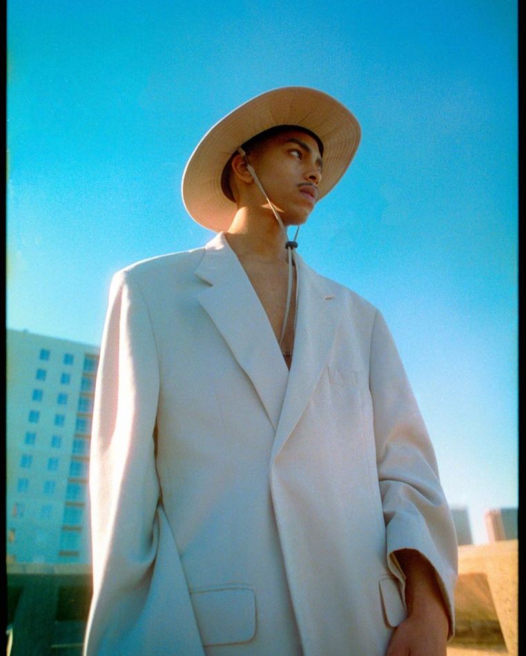 Tomari Logan image 18